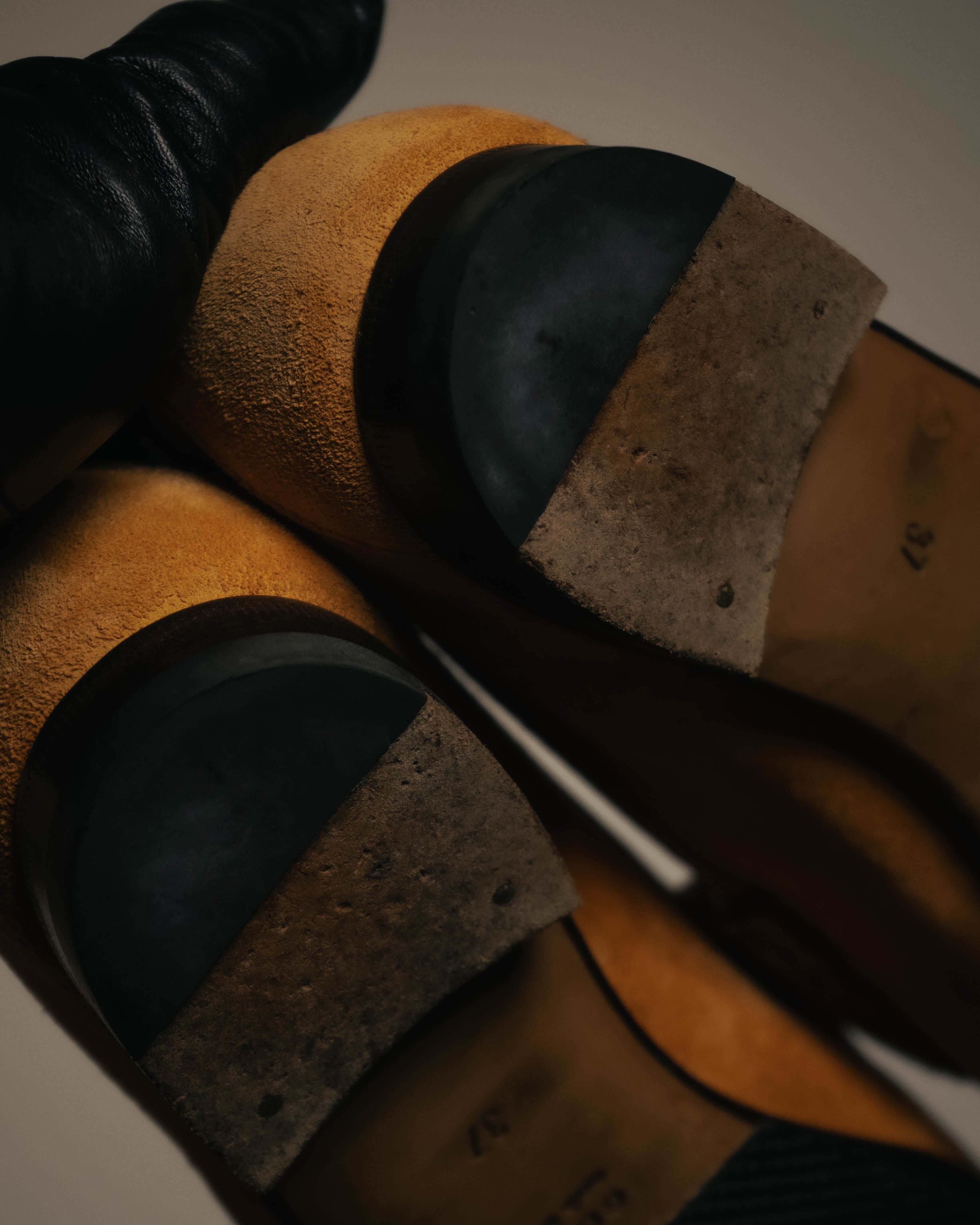 "GUCCI" 10's Camel suede horsebit loafers
