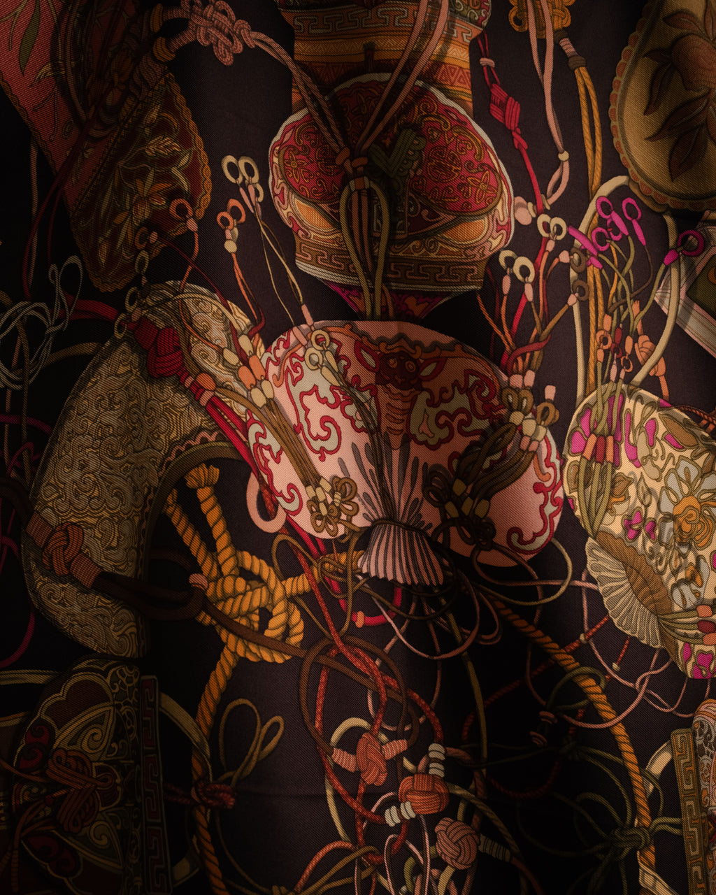 “GUCCI” 90’s Oriental motif silk carré scarf