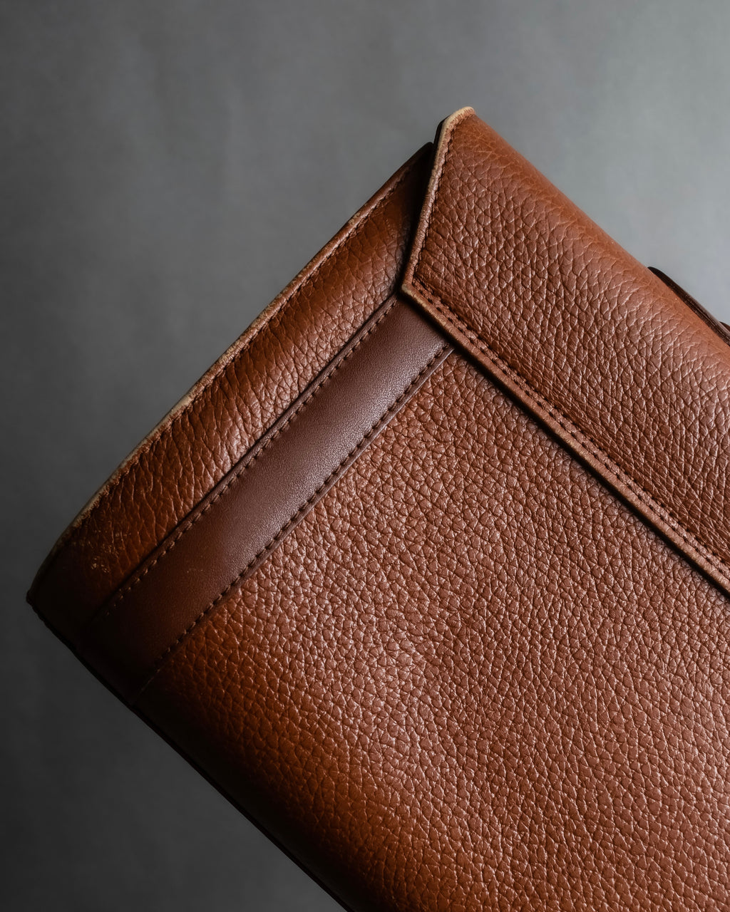 "BURBERRYS" Horizontal design camel grained leather bag