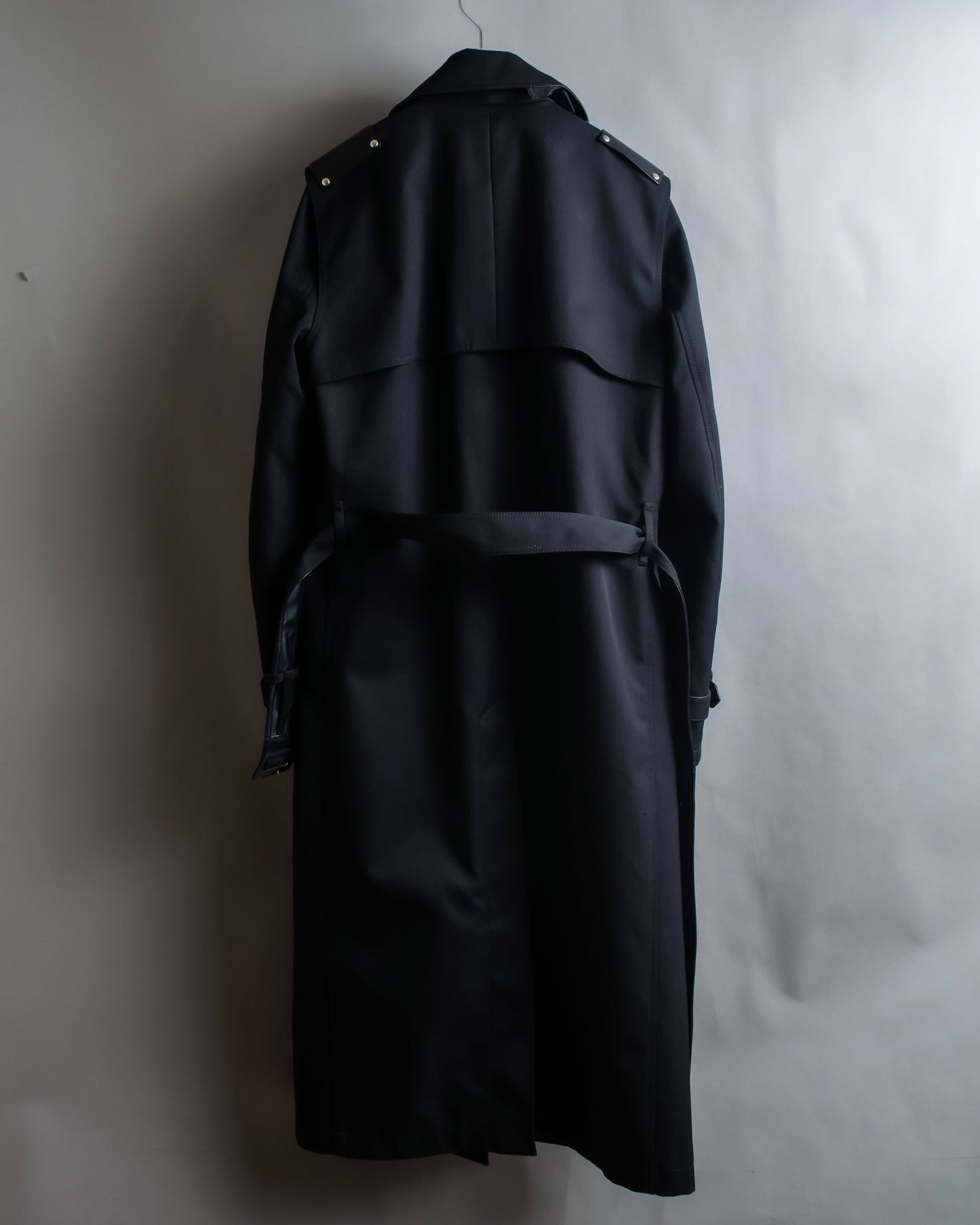 "VALENTINO" Belt docking design leather switching trench coat