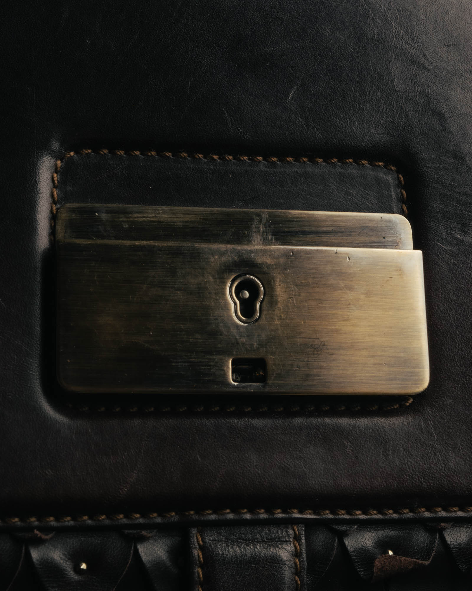 -SPECIAL- “Salvatore Ferragamo” 00’s-10’s Leather scale appliqué gancini shoulder bag