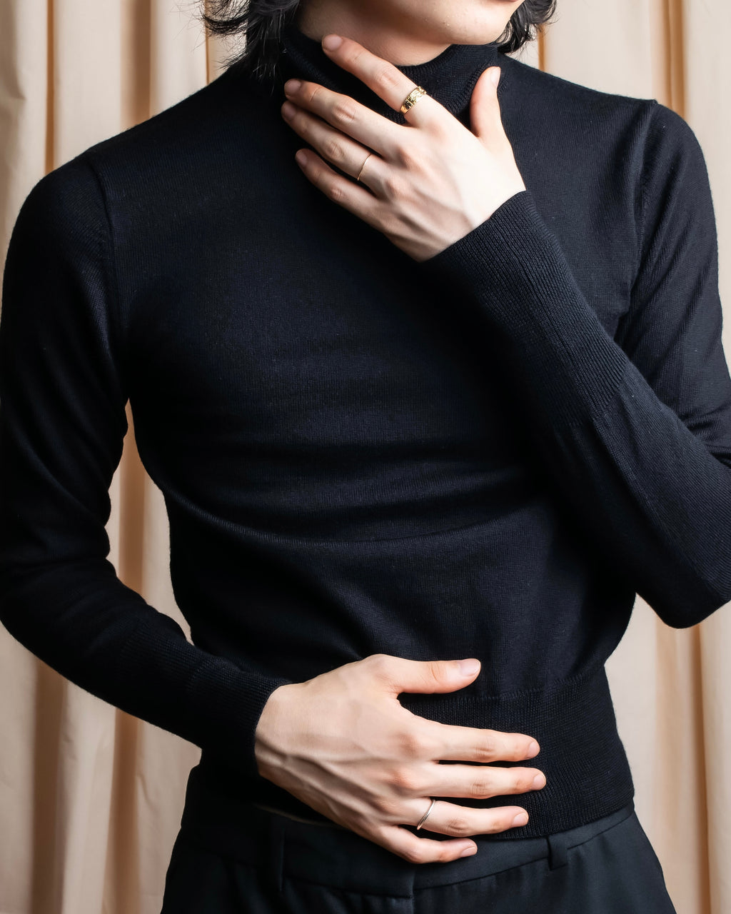 "Vivienne Westwood RED LABEL"
Orb embroidery high neck short length knit