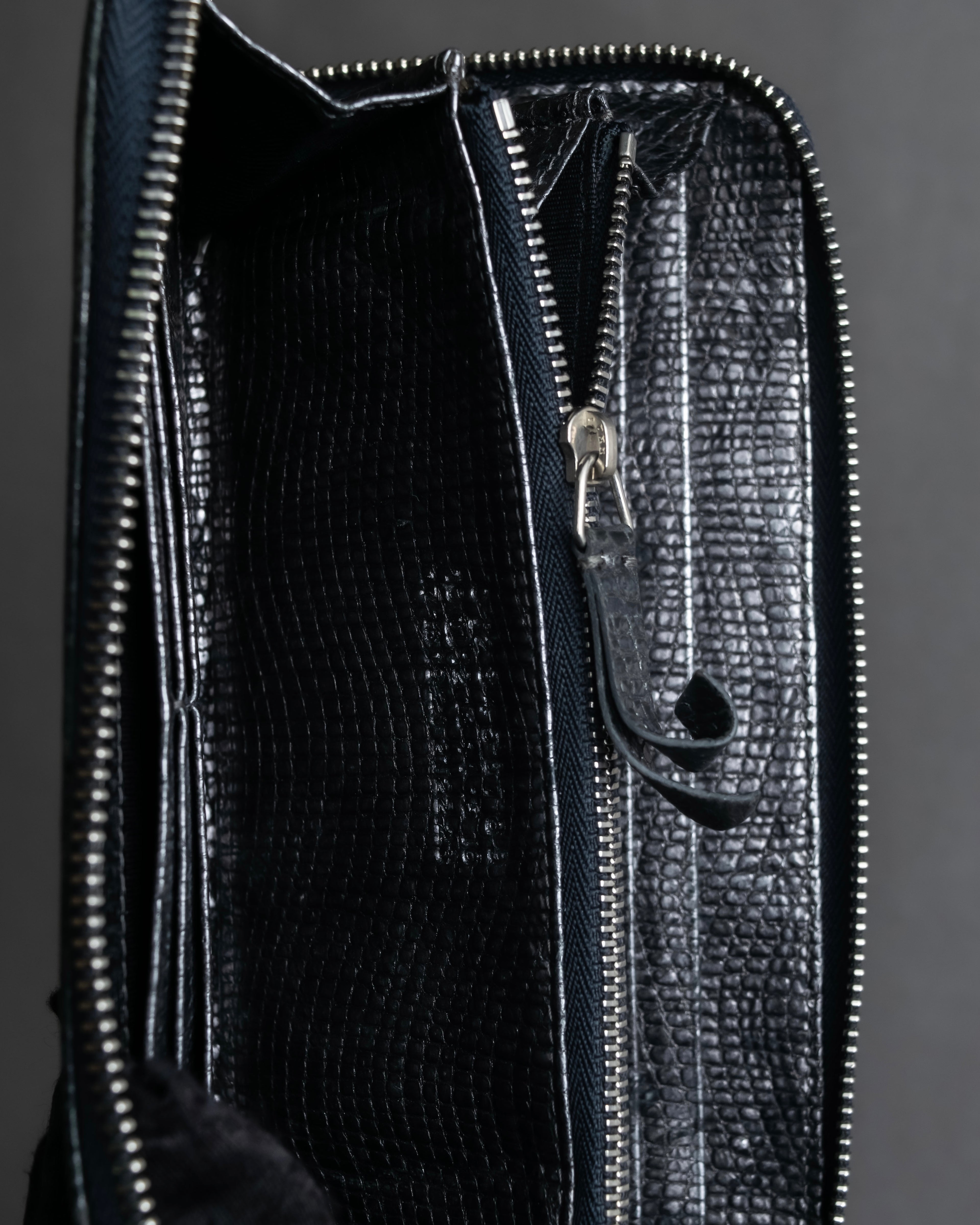 "MAISON MARGIELA" Lizard-embossed leather long wallet
