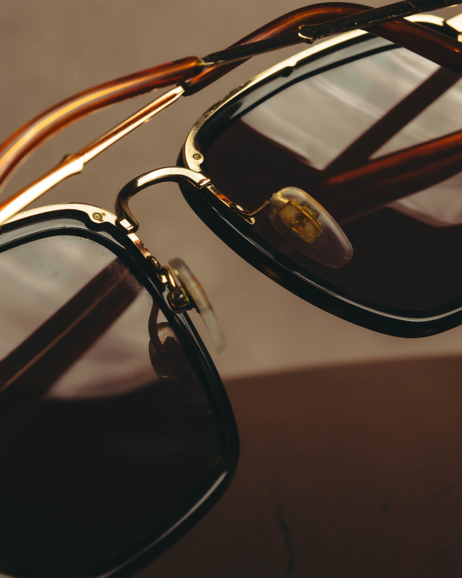 -SPECIAL- “GUCCI” 2010’s Oversized titanium and acetate sunglasses