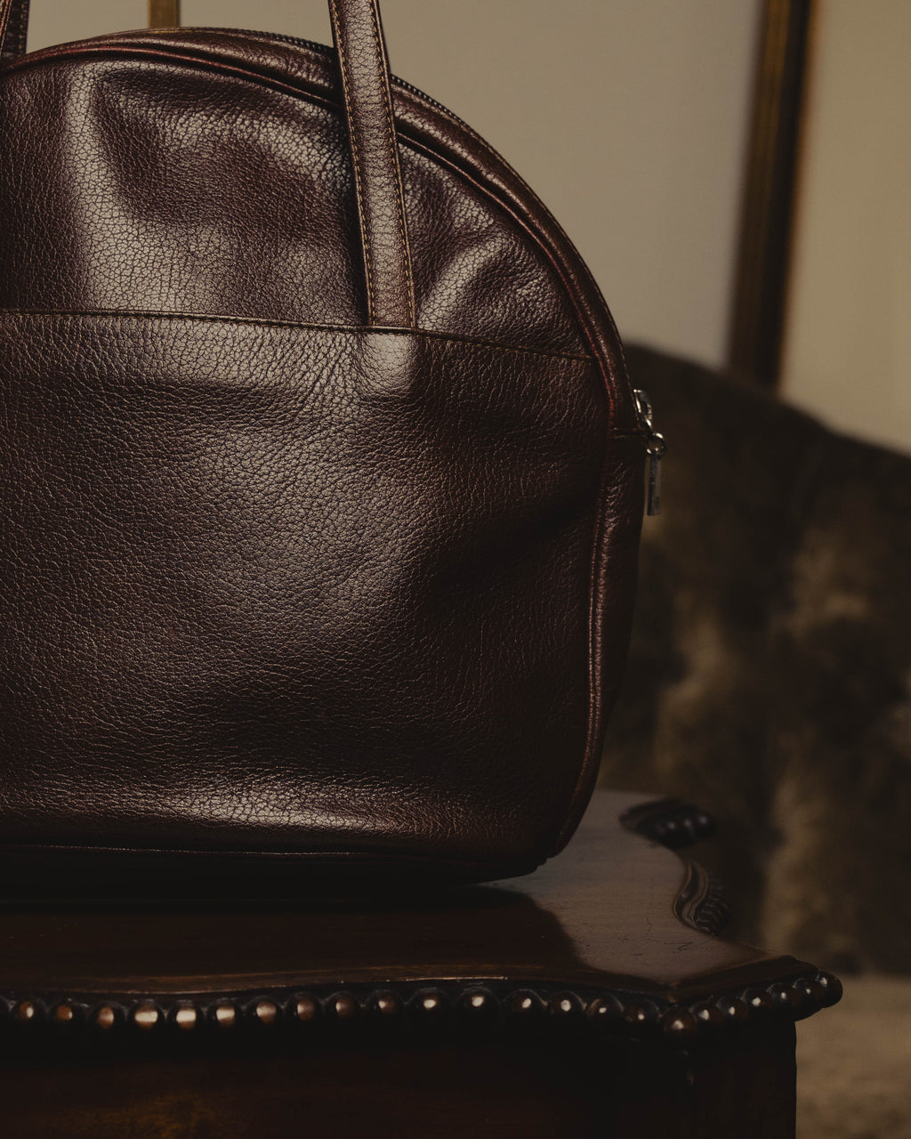 “BALENCIAGA” 80’s rounded dome leather shoulder bag