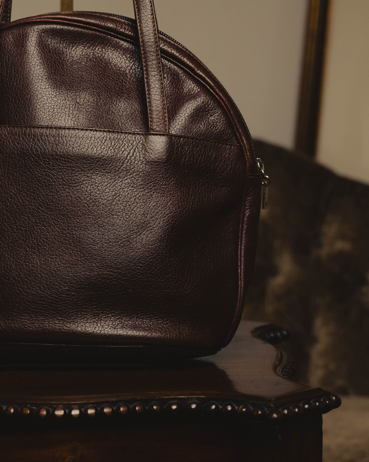 “BALENCIAGA” 80’s rounded dome leather shoulder bag