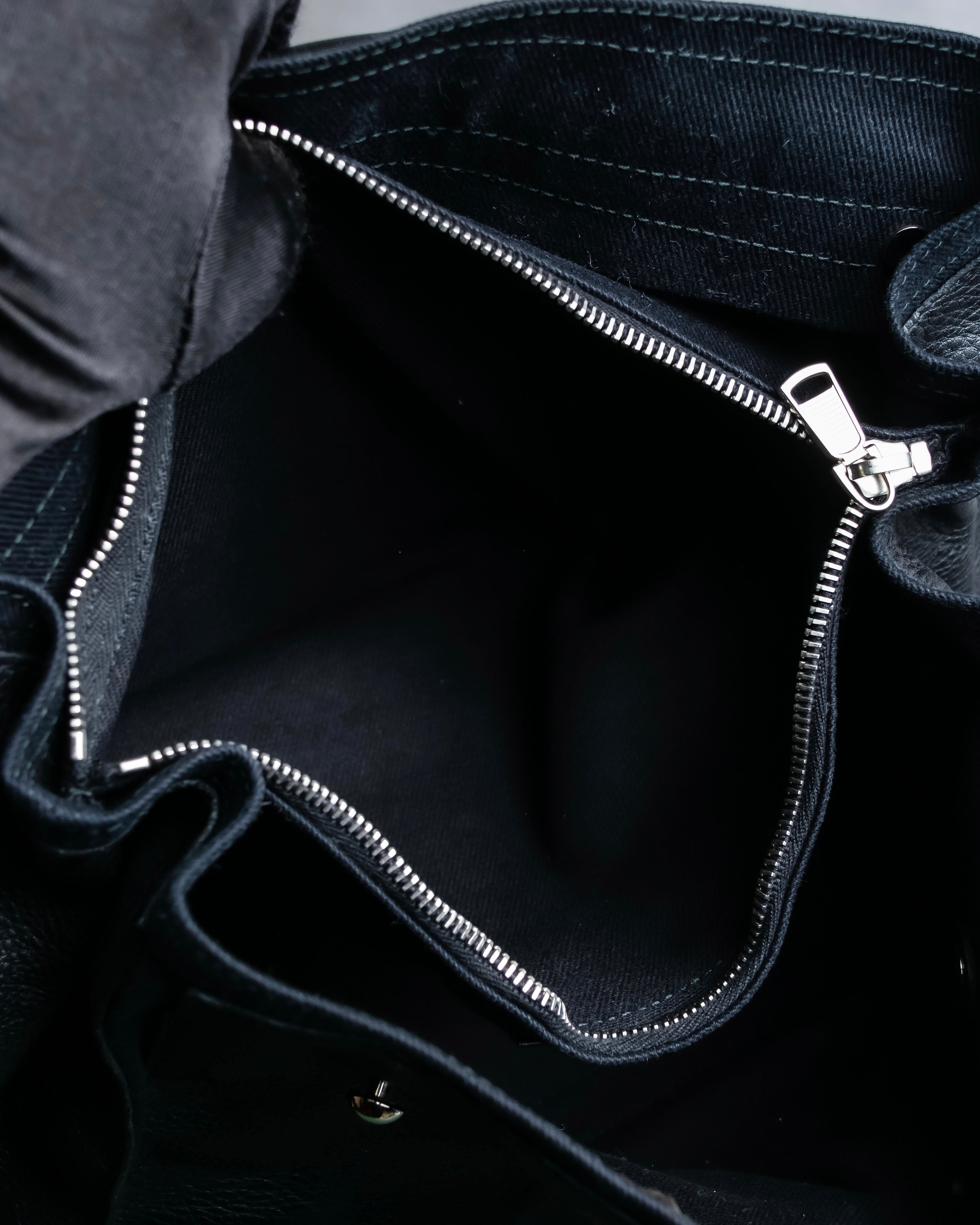 "YVES SAINT LAURENT" Muse Two series grain leather one-handle bag