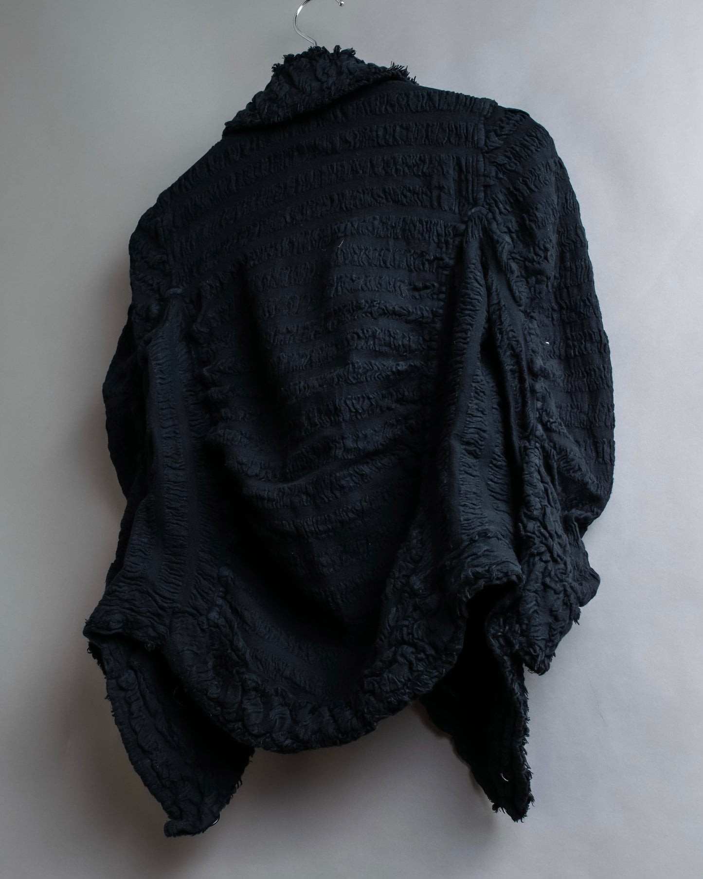 "ISSEY MIYAKE me" Textured material shawl collar short length jacket