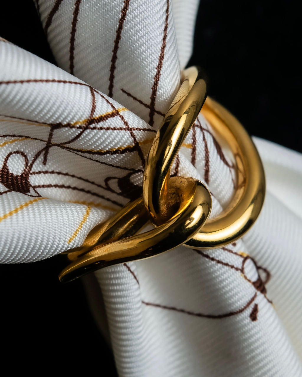 "HERMES" Jumbo scarf gold ring