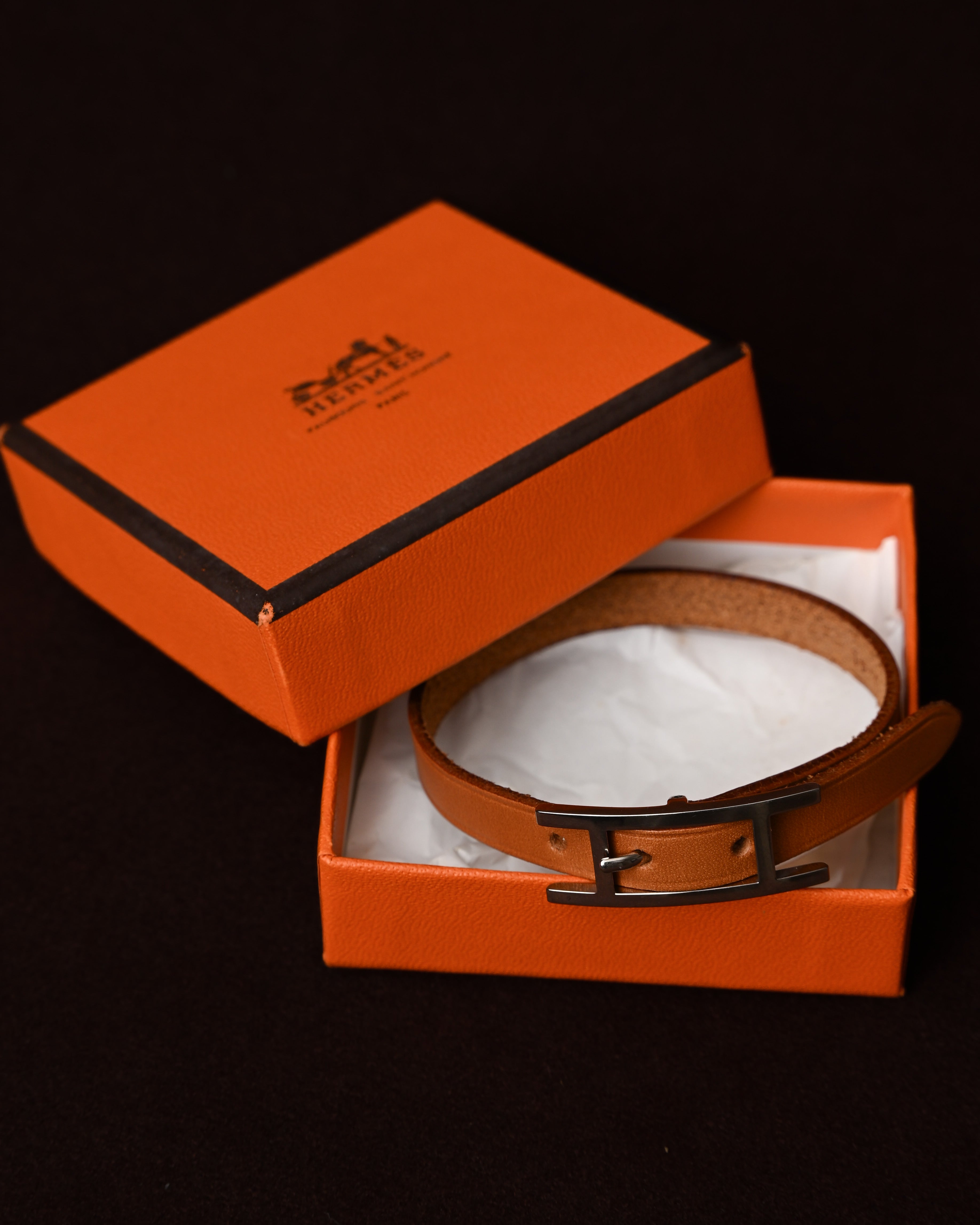 HERMES/ “Hapi” H Logo Leather Bracelet