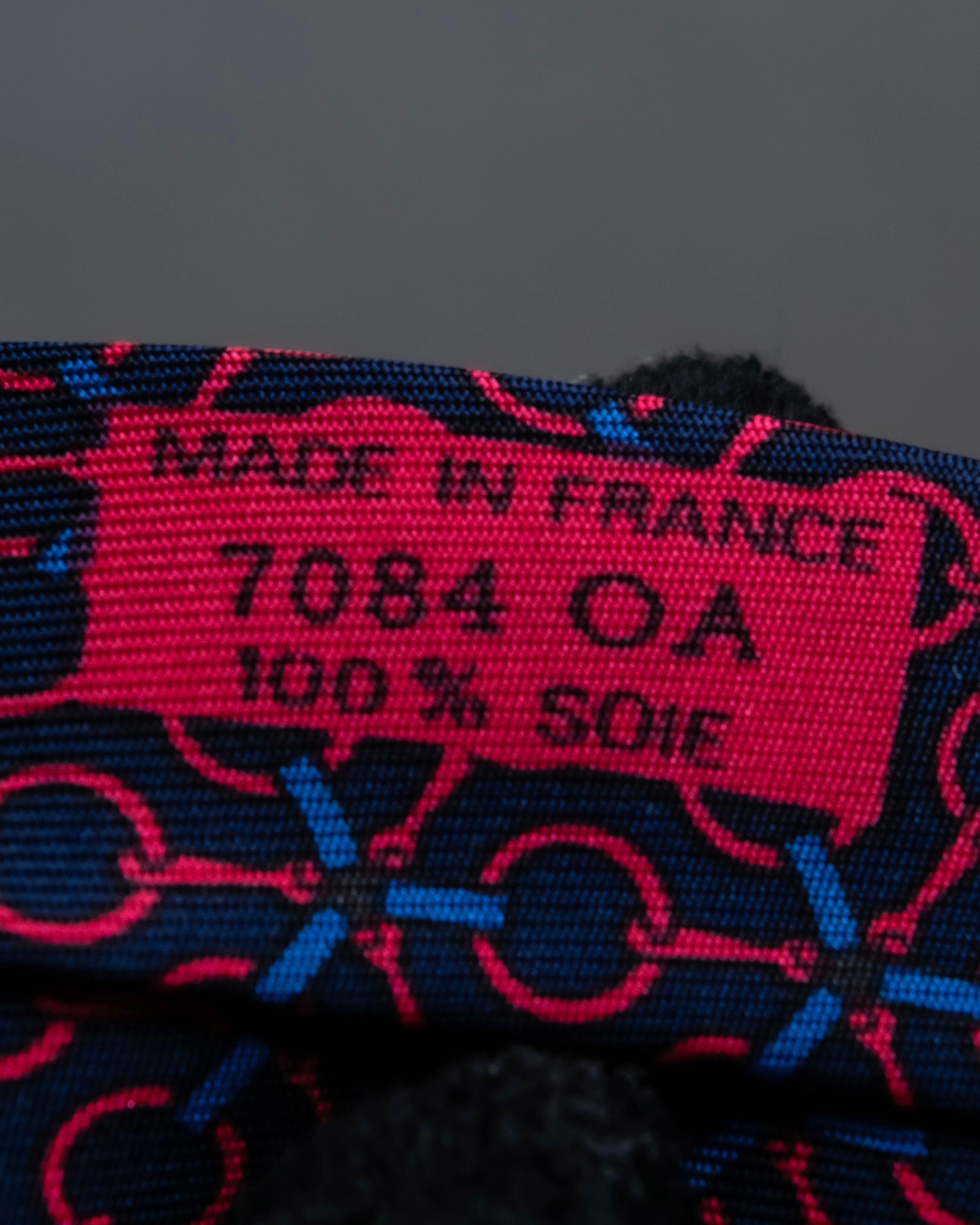 "HERMES" Geometric pattern silk necktie