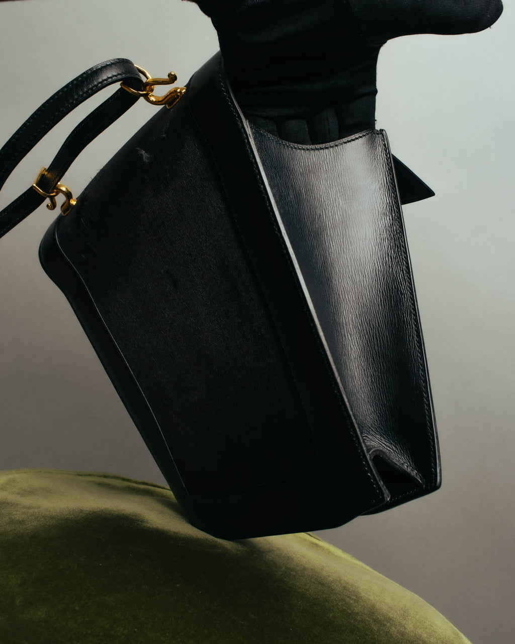 -SPECIAL- “HERMÈS” 80’s-90’s Camargue black leather and canvas shoulder bag