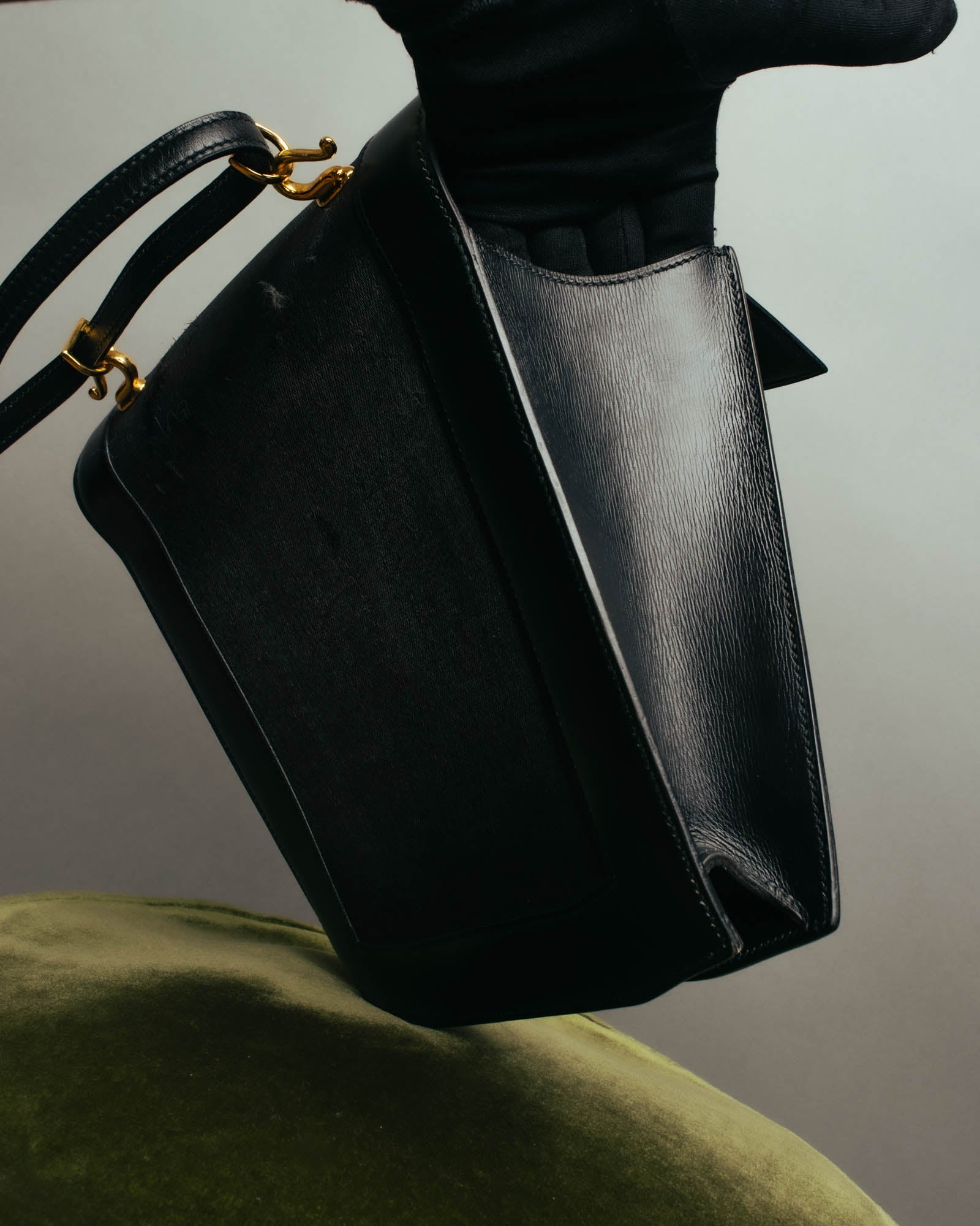 -SPECIAL- “HERMÈS” 80’s-90’s Camargue black leather and canvas shoulder bag