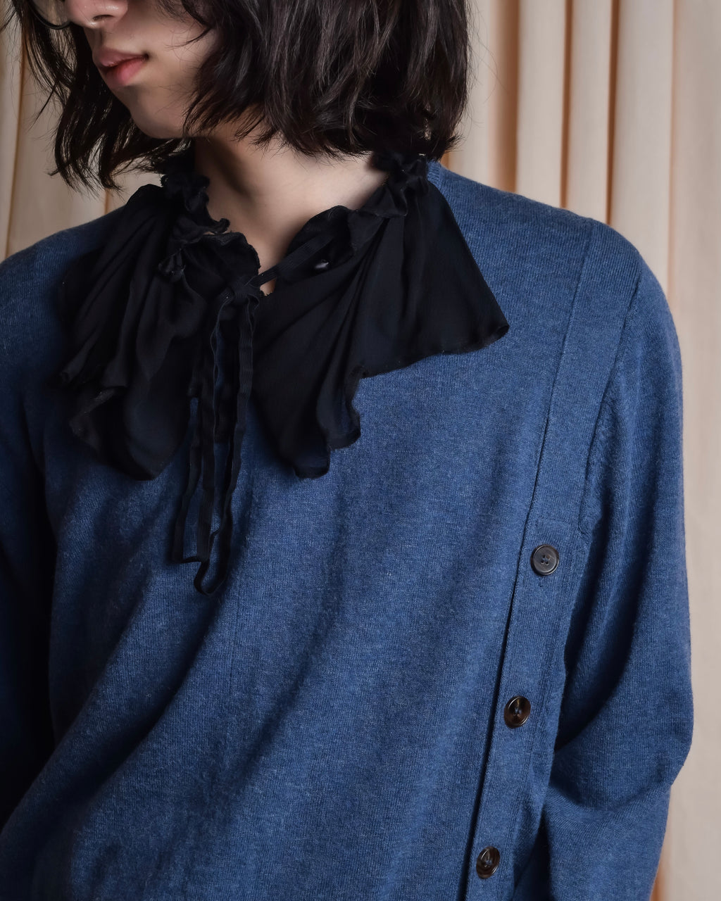 "MAISON MARGIELA" 17SS Asymmetric button line knit