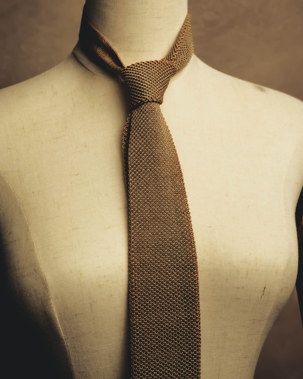“COMME des GARÇONS HOMME”
80’s-90’s open-knit square-end necktie