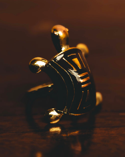 "CELINE" 80's-90's Sculptural turtle motif ring