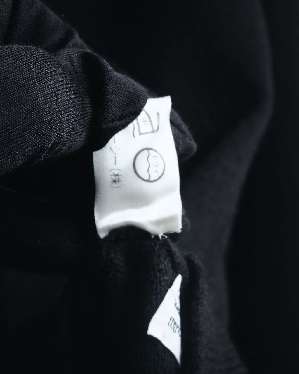 "CELINE" 90’s scottish cashmere v neck knit