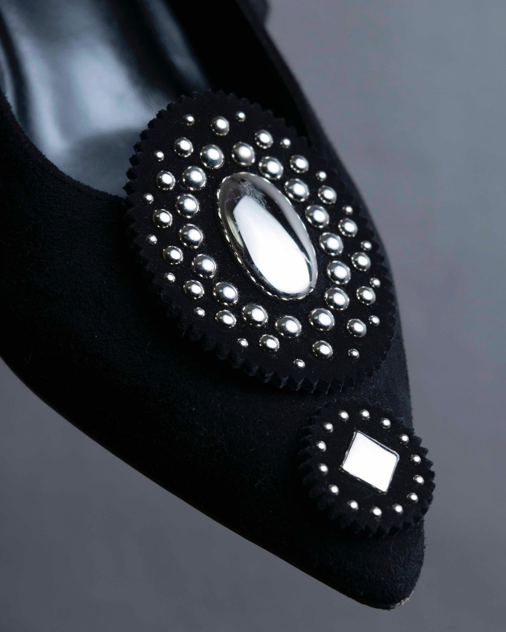 "HERMES" Jewelry design suede heel pumps