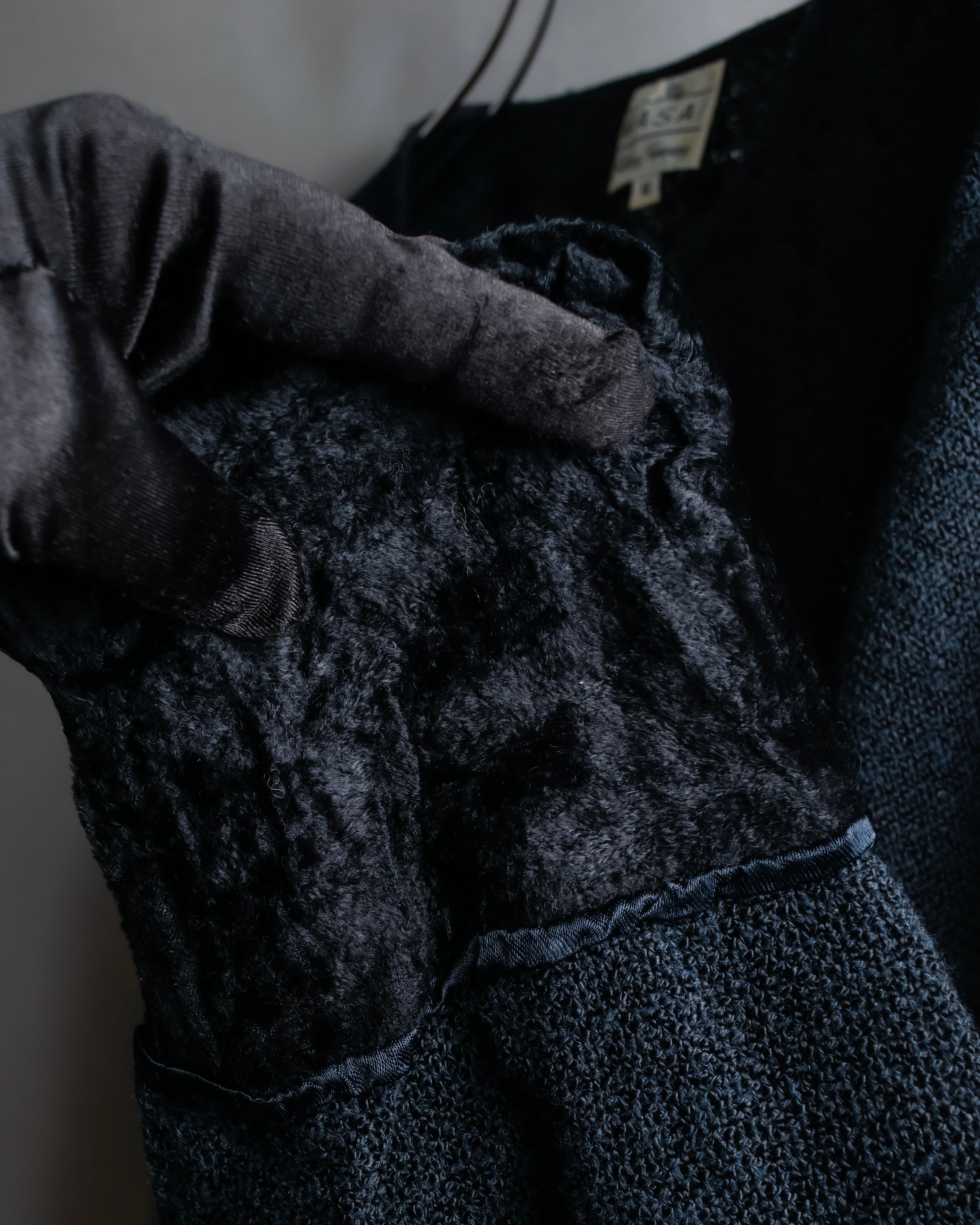 Vintage velour-trimmed box silhouette knit