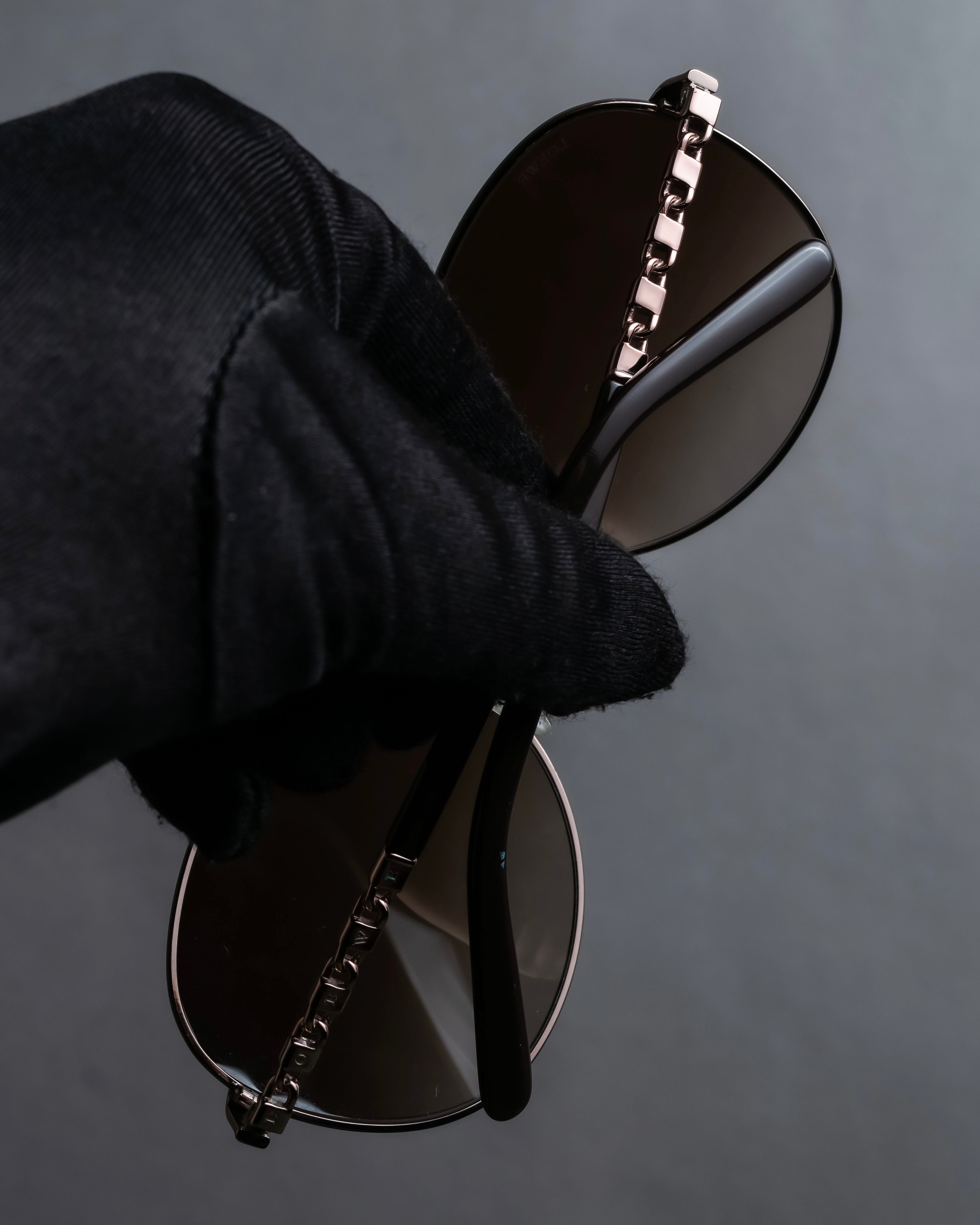 "LOEWE" Temple chain detail teardrop frame sunglasses