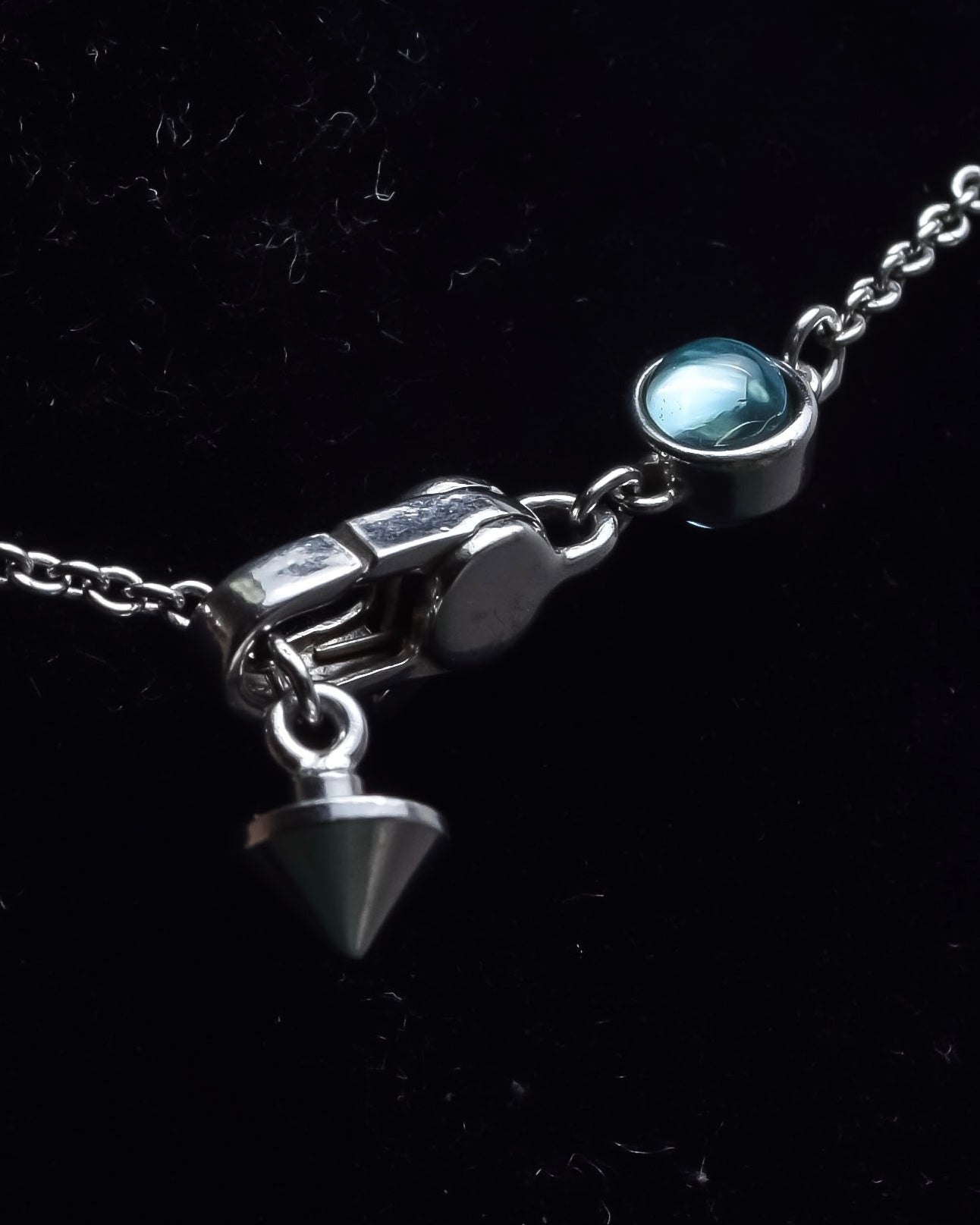 "GUCCI" Heart motif silver necklace