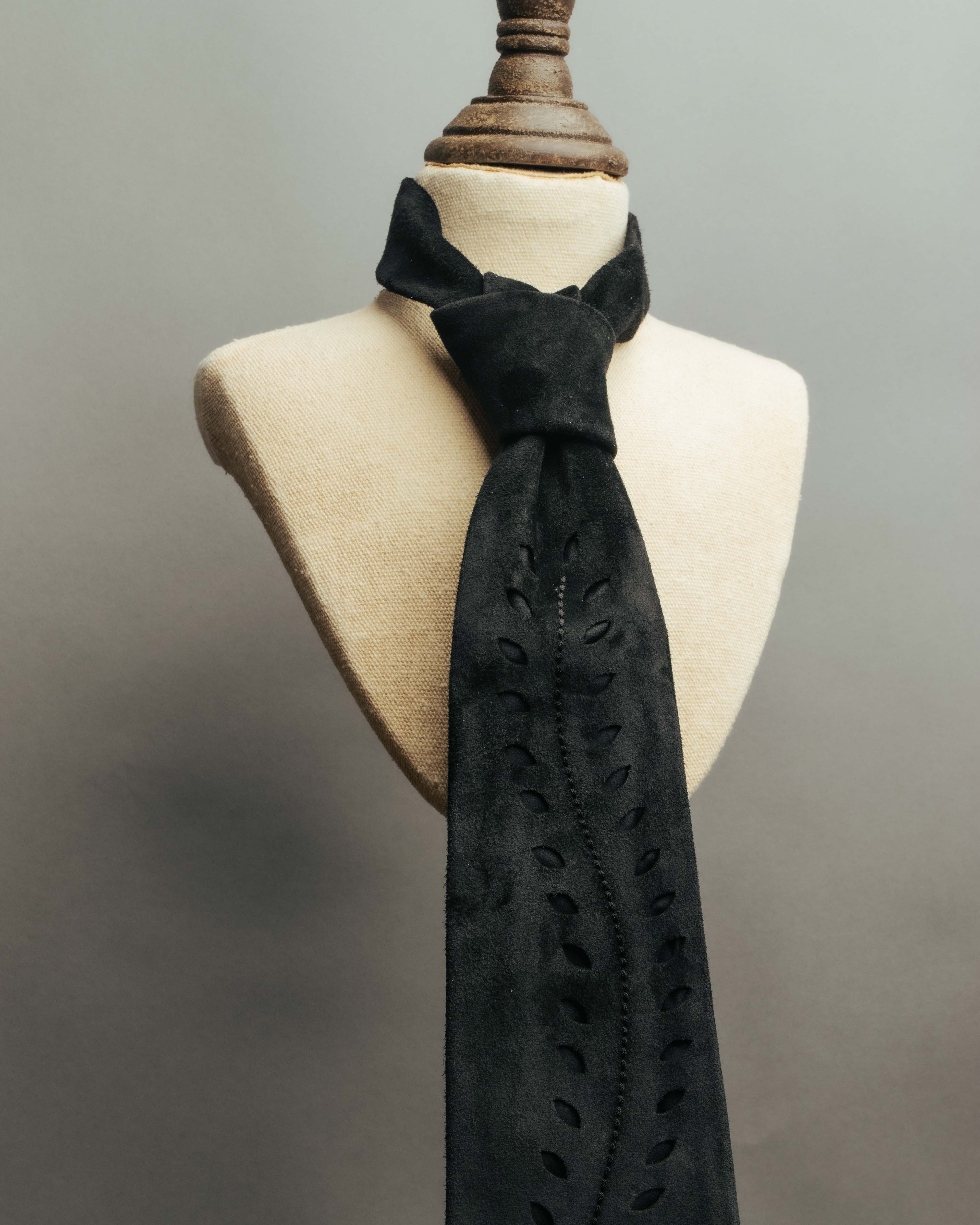 -SPECIAL- “HERMÈS” 2008-18 Suede cutwork leather tie