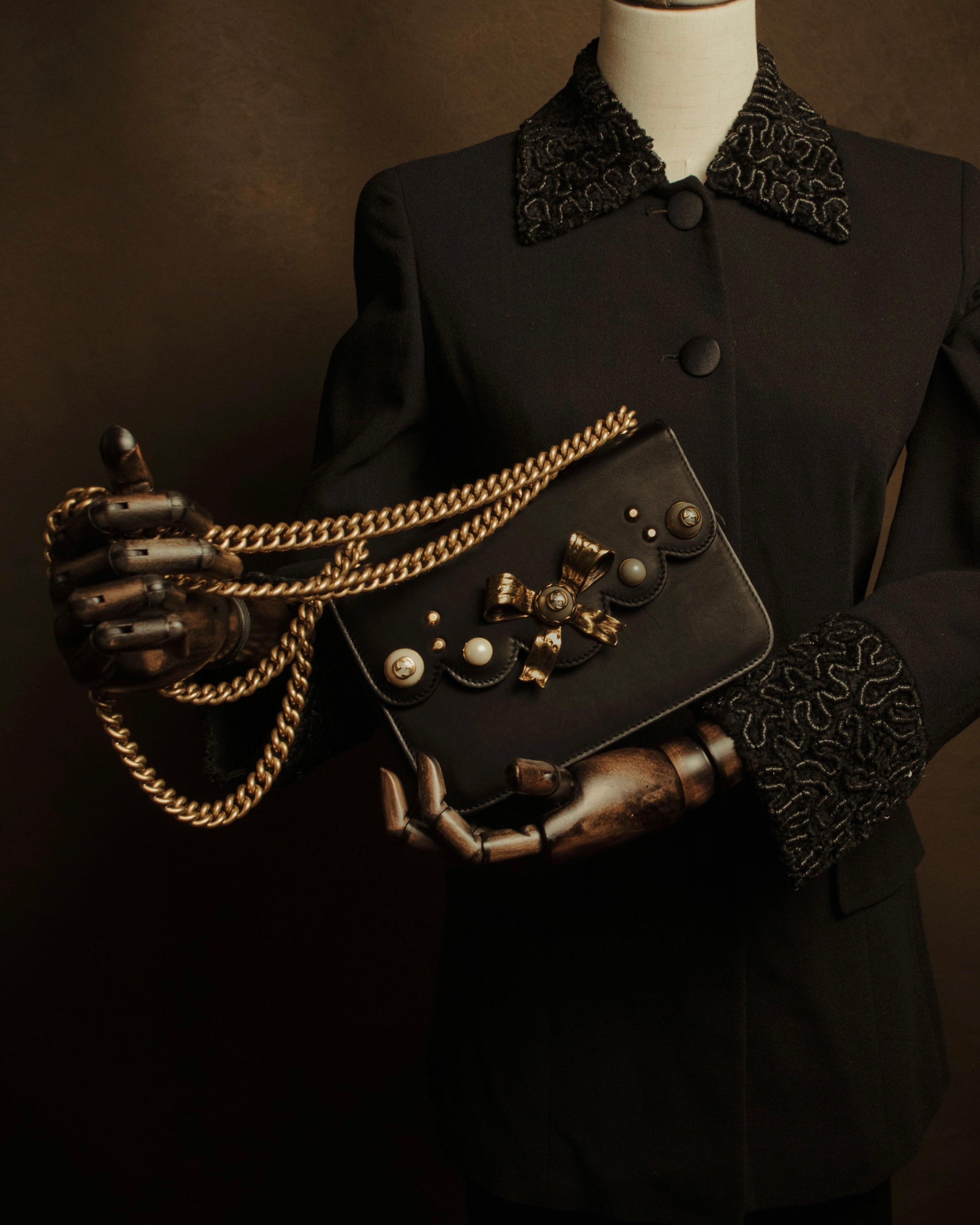 –SPECIAL– “GUCCI”
2016-2022 Bow embellished chain shoulder bag