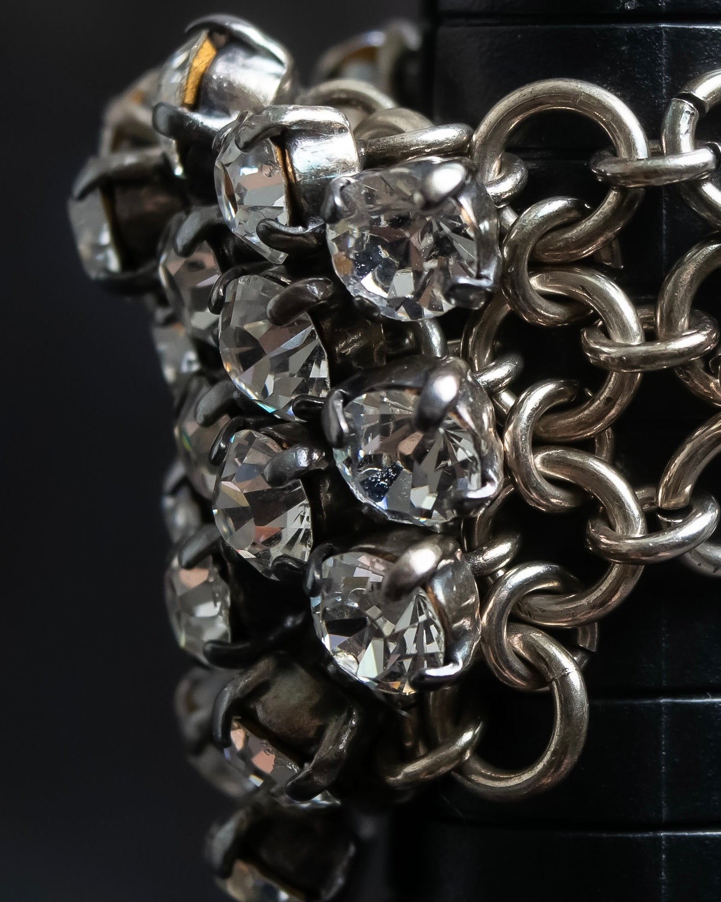 "SERGE THORAVAL" Crystal top chain braided ring