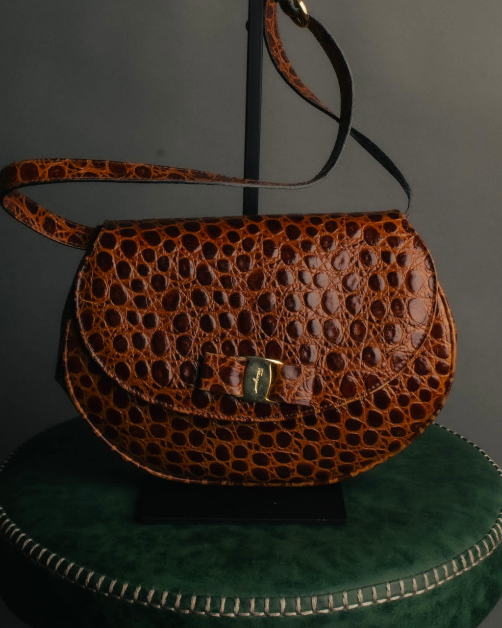 -SPECIAL- "Salvatore Ferragamo" 90's Glossy crocodile pattern shoulder bag