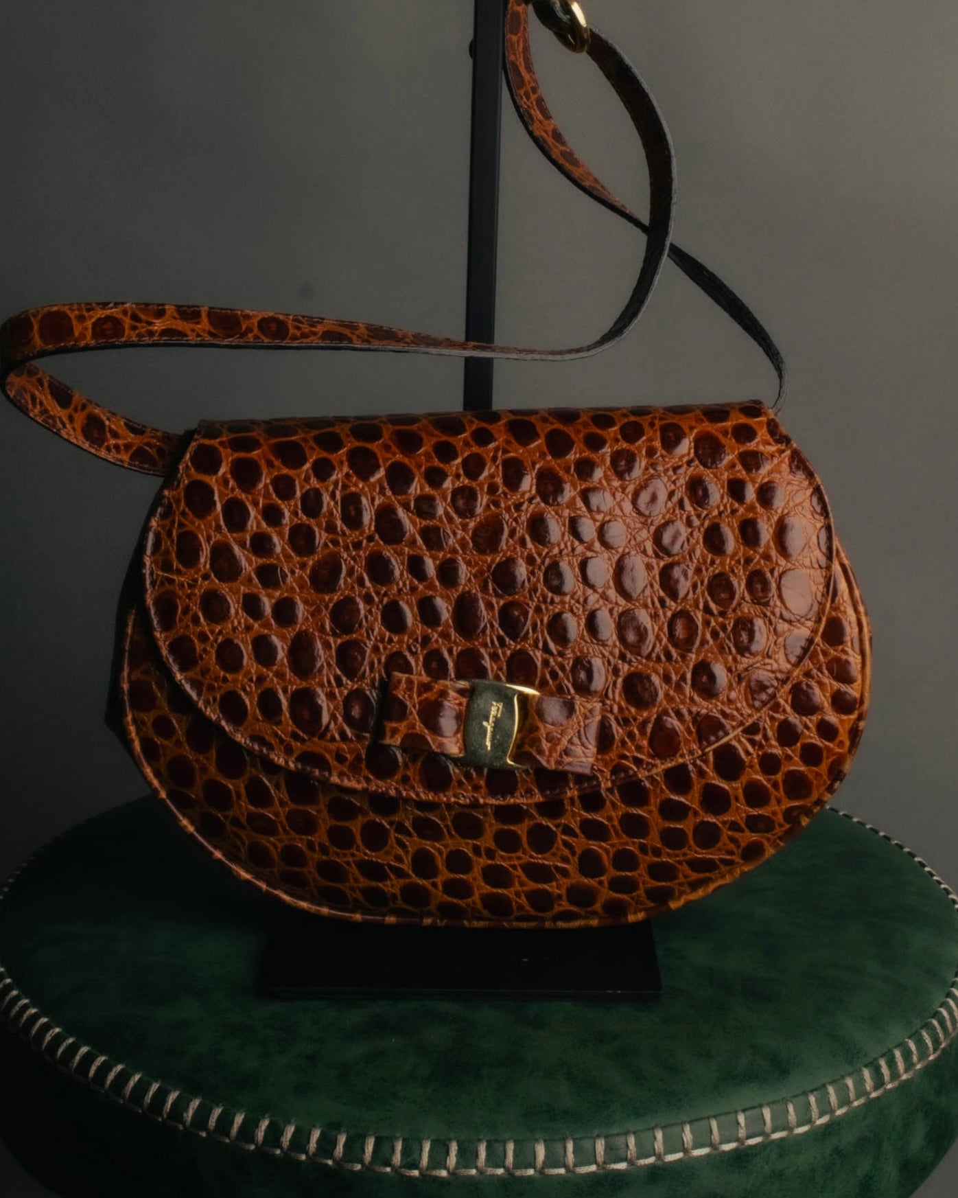-SPECIAL- "Salvatore Ferragamo" 90's Glossy crocodile pattern shoulder bag
