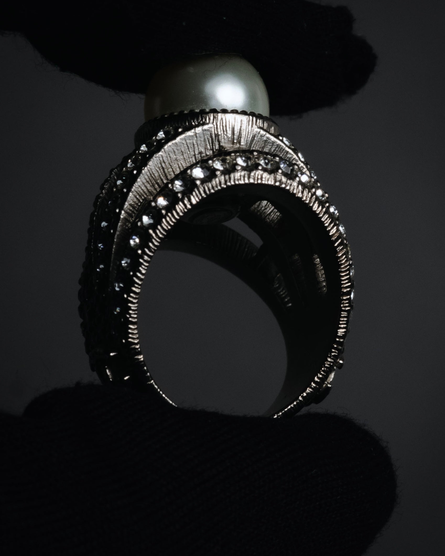 –SPECIAL– "CHANEL" 2016AW Pearl cage pavé statement ring