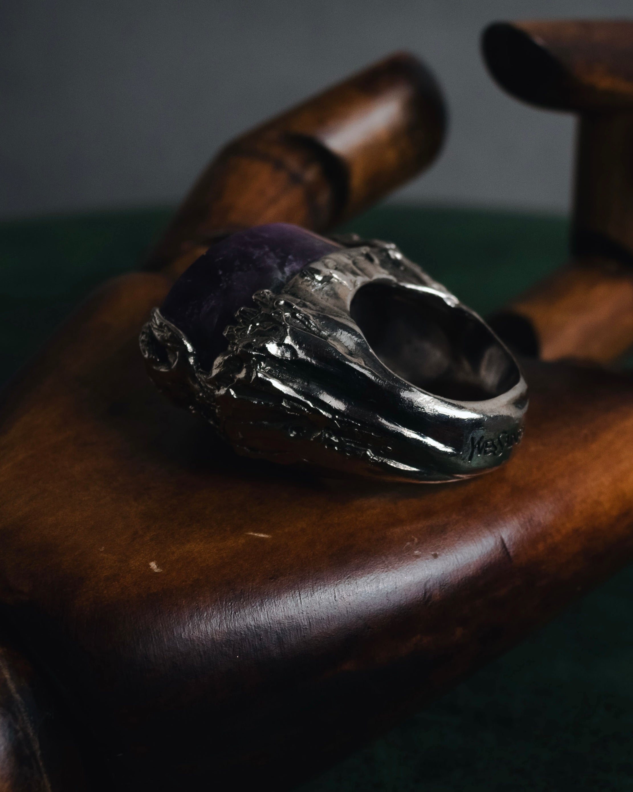 "YVES SAINT LAURENT" 00’s Amethyst stone signet ring