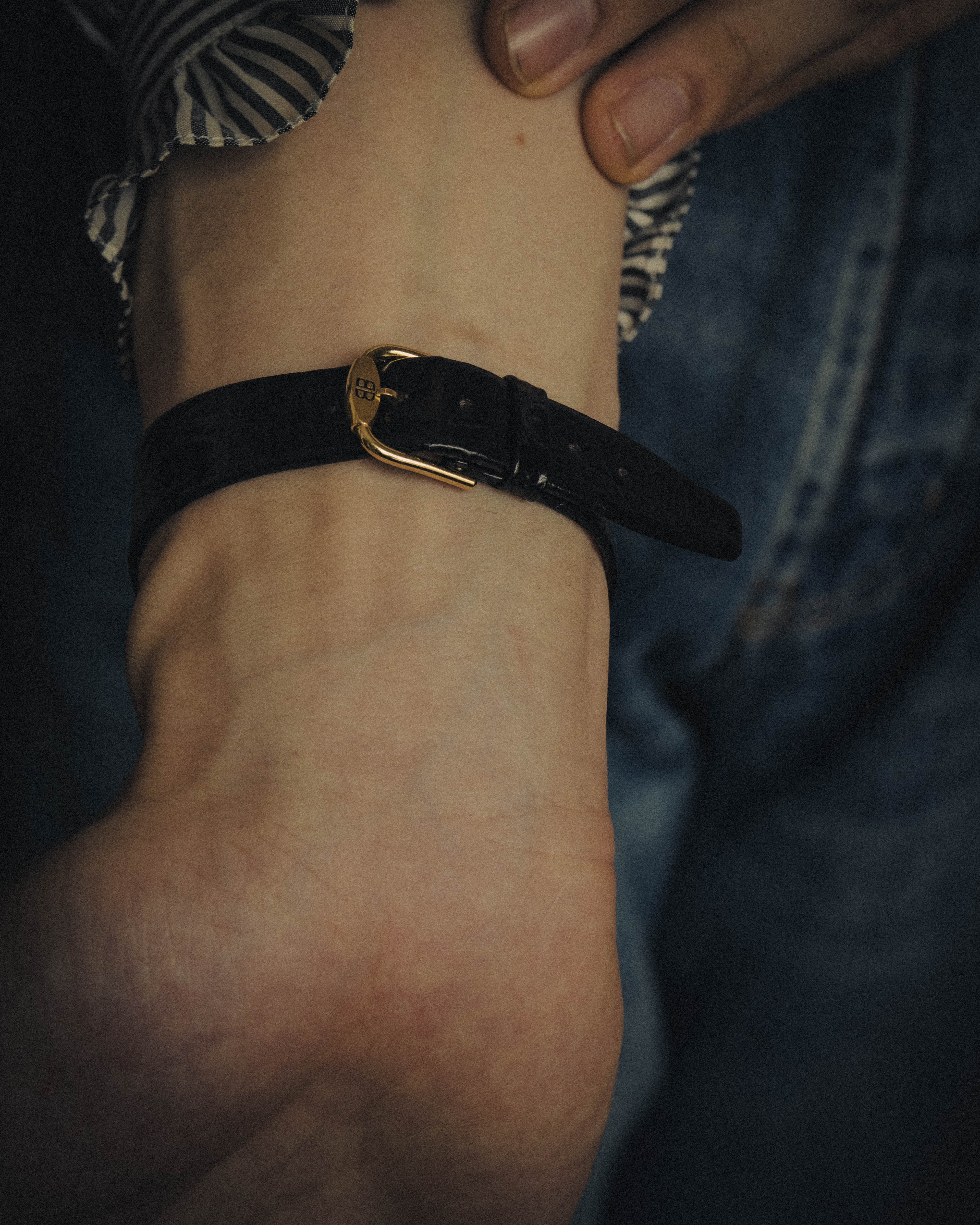 -SPECIAL- “Balenciaga” 80’s-90’s Gold tone round watch