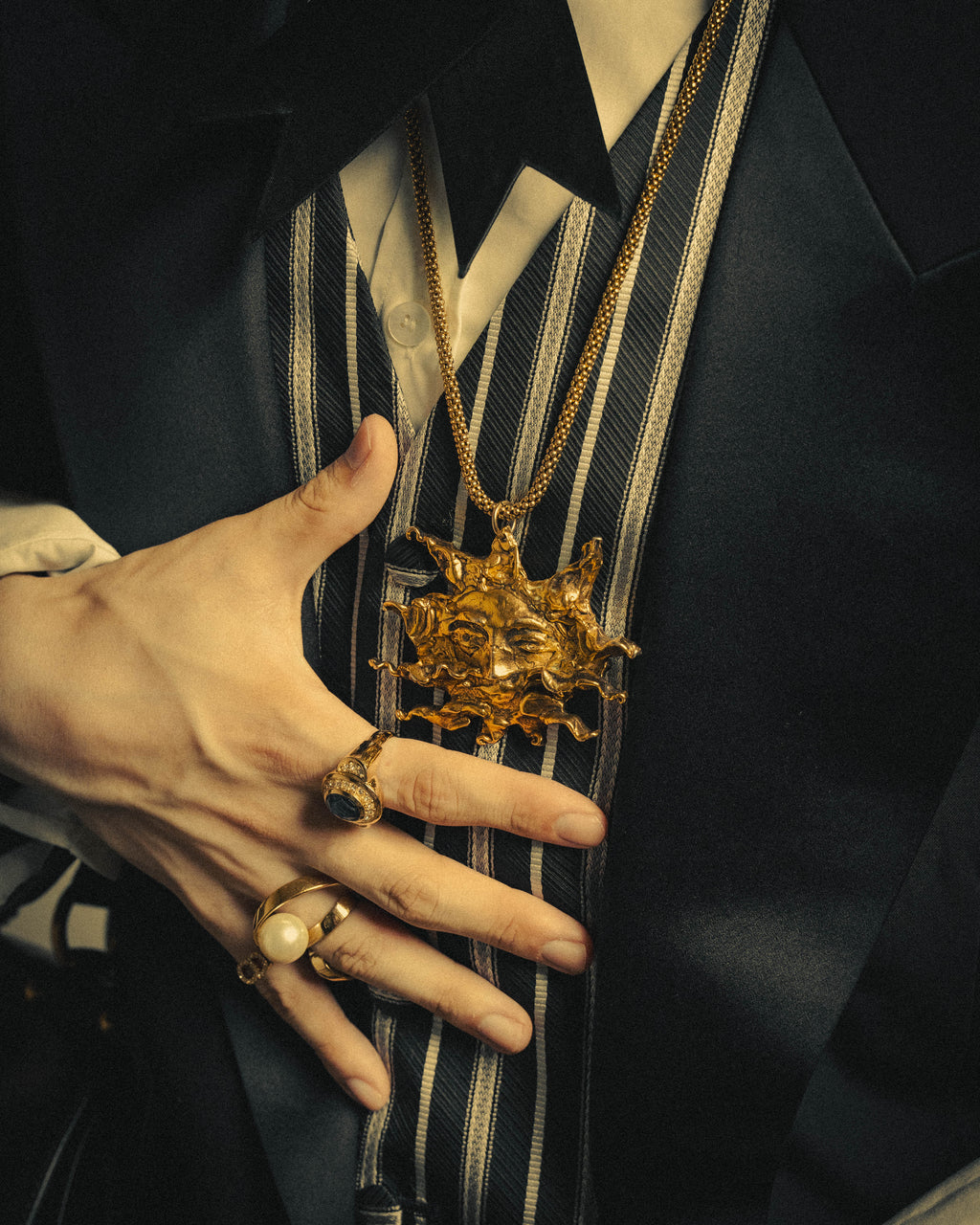-SPECIAL- “HERMÈS” 90’s Sun face sculptural pendant necklace