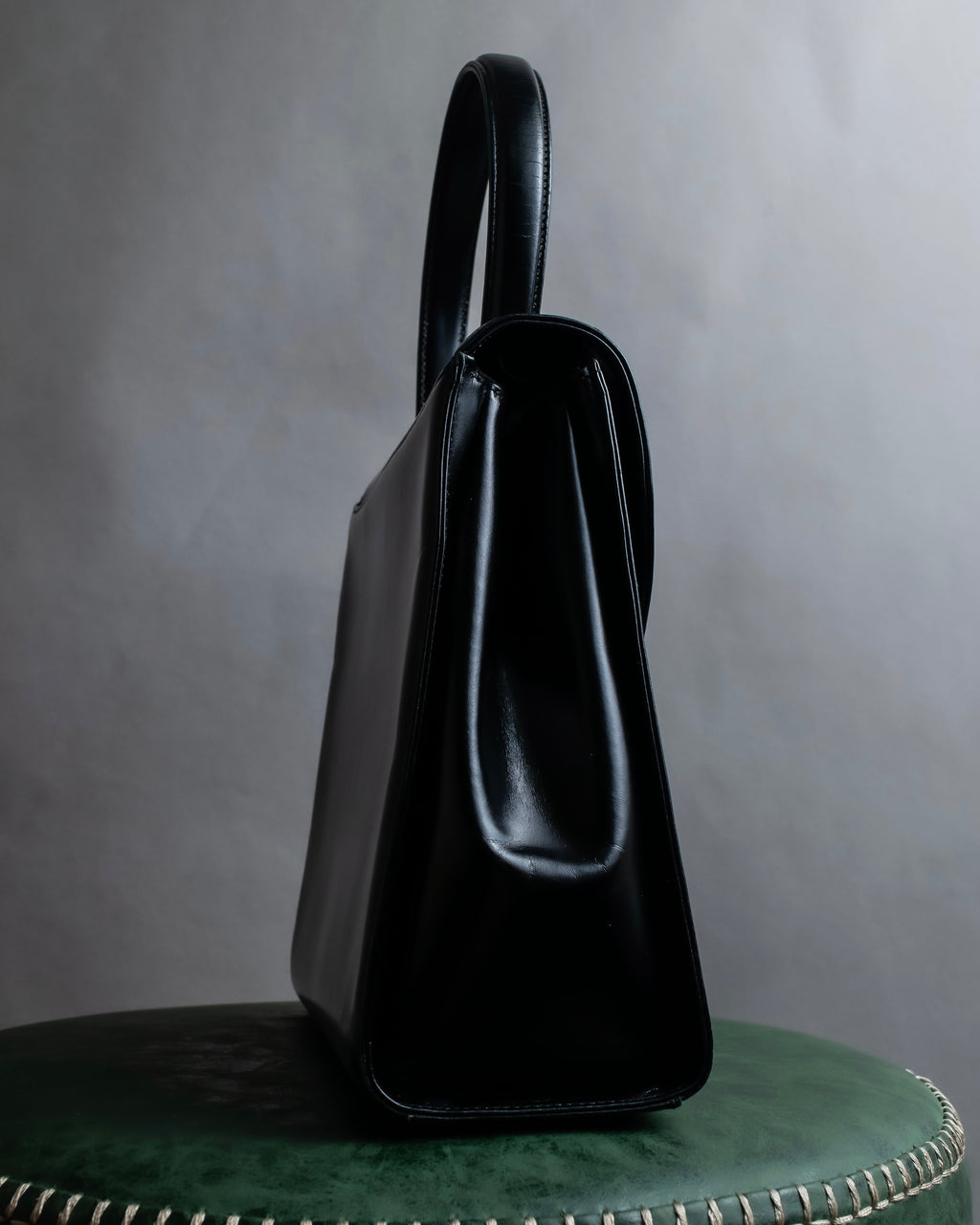 "Charles Jourdan" Logo half-moon metal plate design leather hand bag