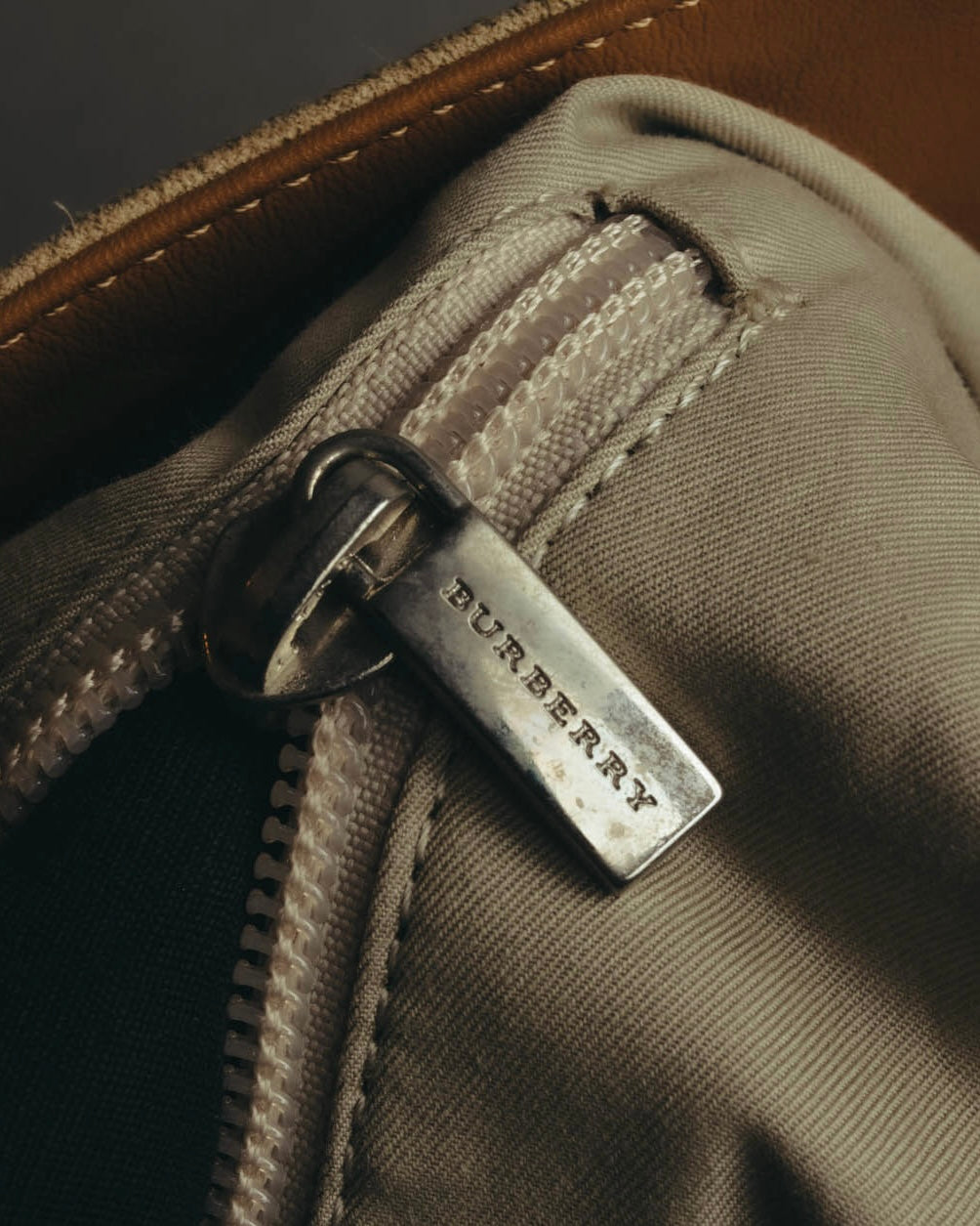 “Burberry” 00’s Braided leather handle suede shoulder bag