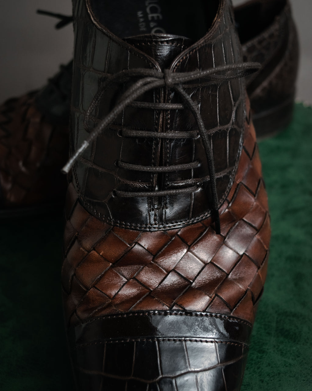 “DOLCE&GABBANA” 2008–2014 Exotic leather and intrecciato oxford shoes