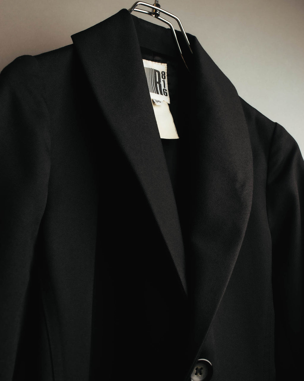 "GR 816" 90's Minimal black tailored blazer