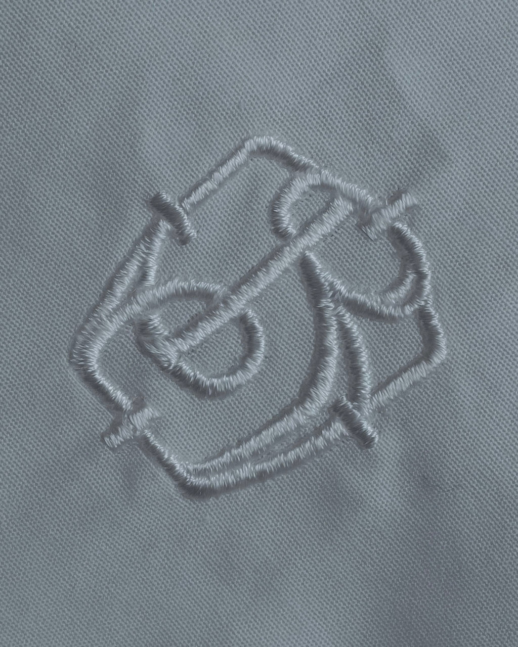 "BURBERRY" Wide collar embroidered emblem white shirt