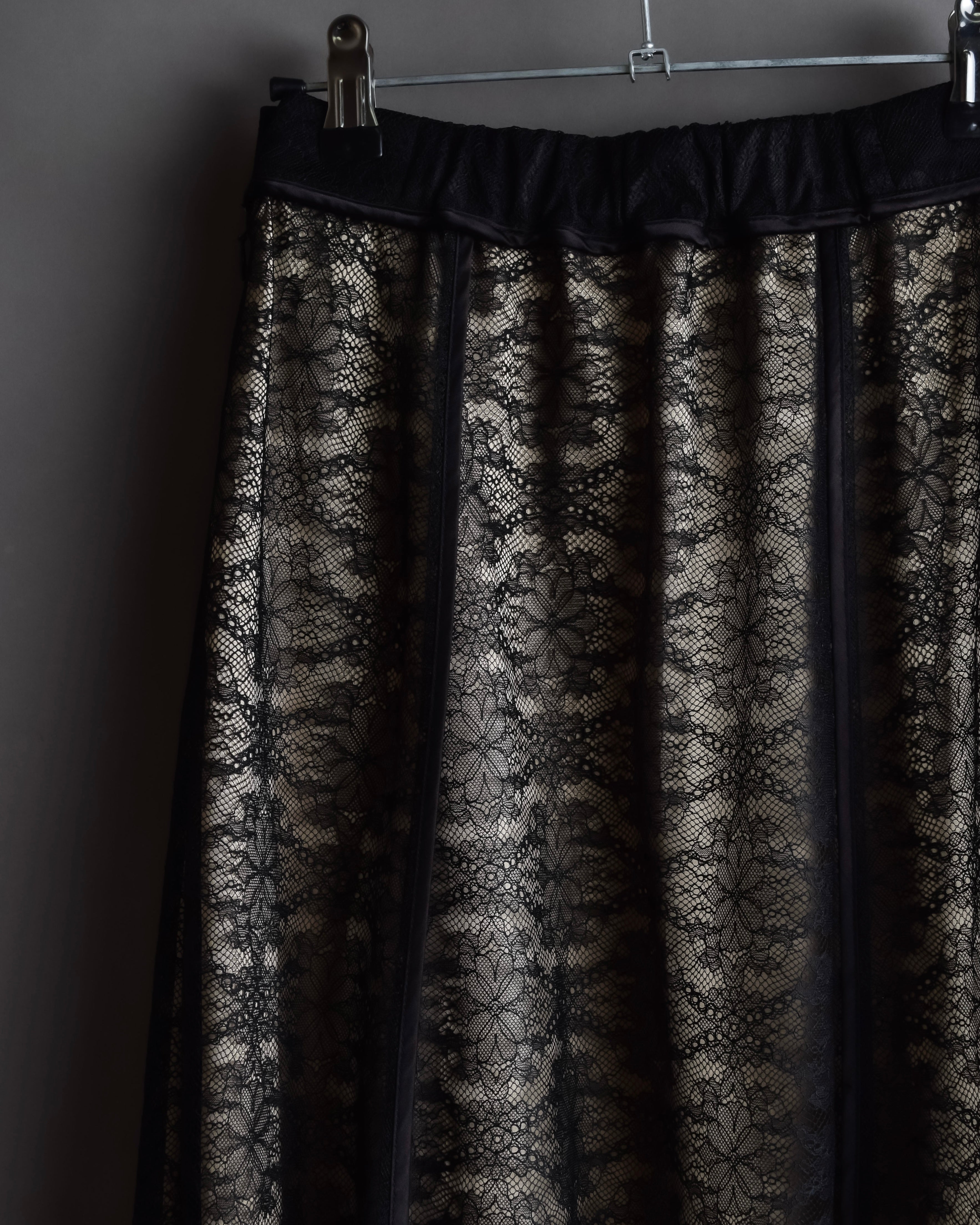 "LANVIN en Bleu" Flowers black lace layered skirt