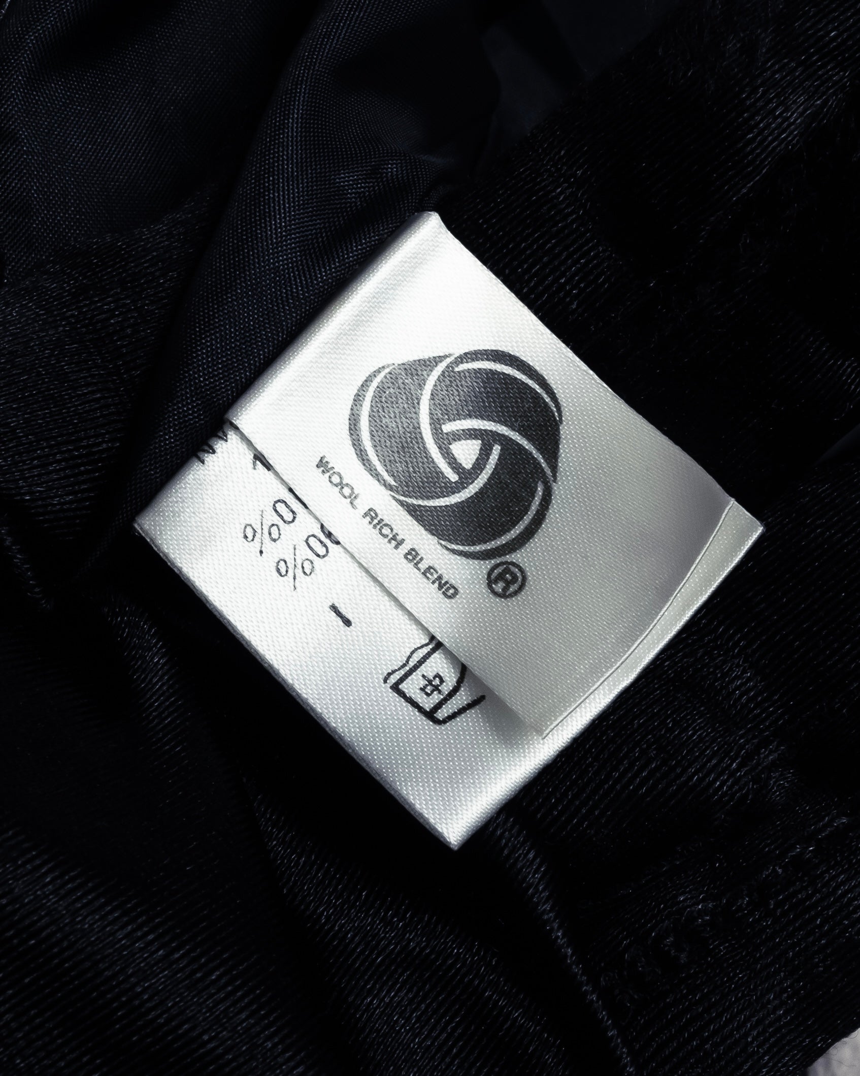 -SPECIAL- "JEAN PAUL GAULTIER"
90's-00's Waist shape A-line silhouette ecryu color super long coat