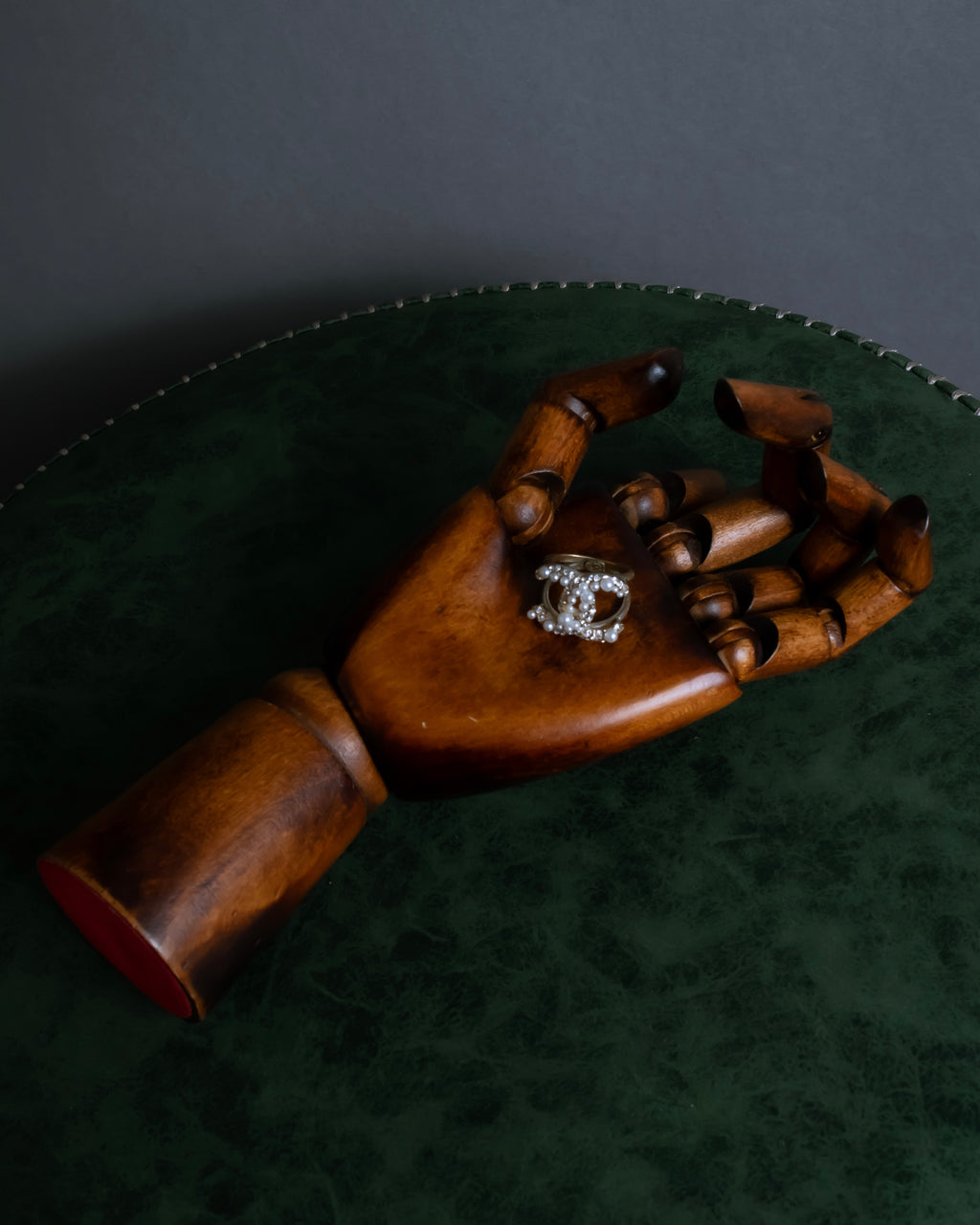 "CHANEL" Coco mark motif pearl strass design ring