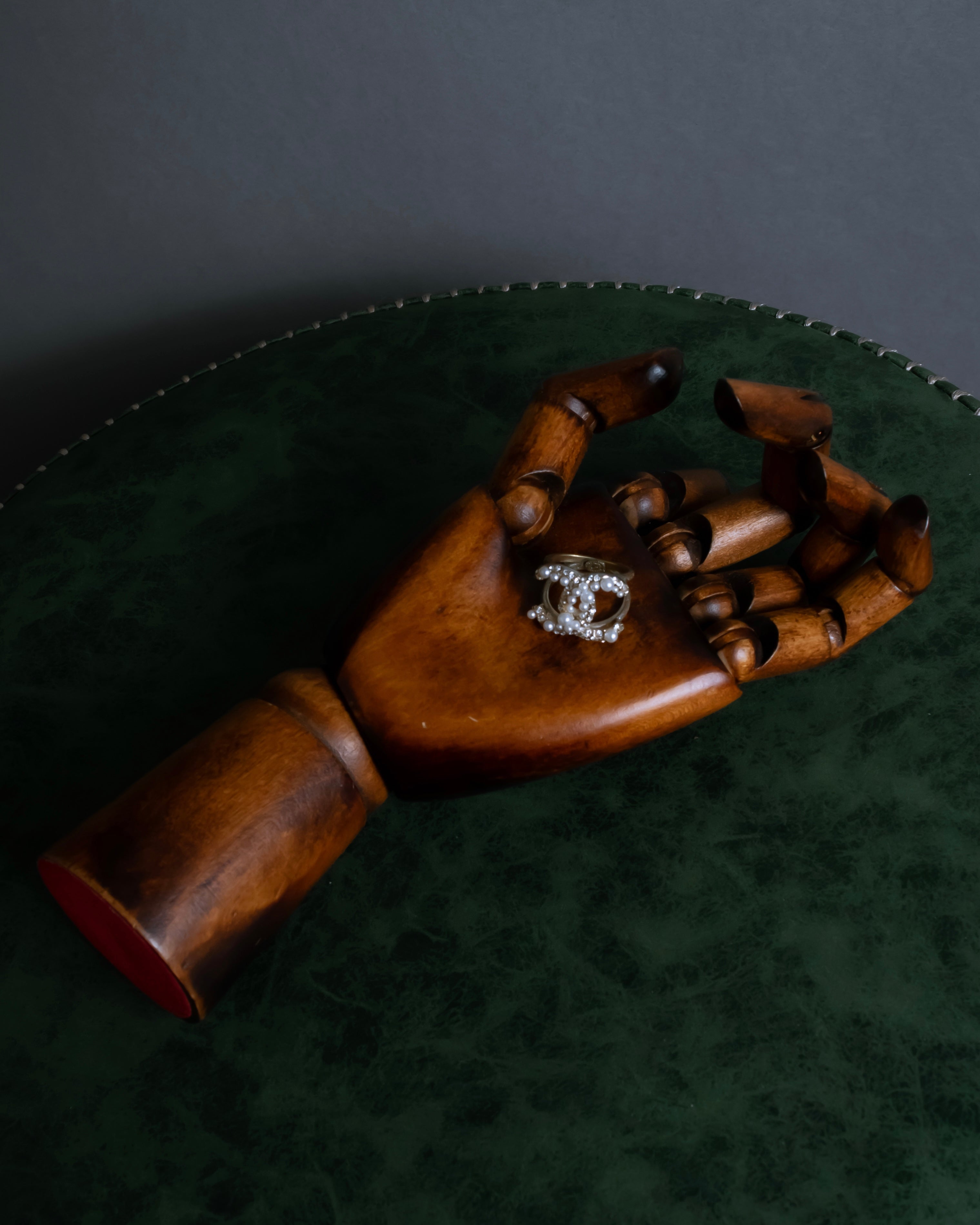 "CHANEL" Coco mark motif pearl strass design ring