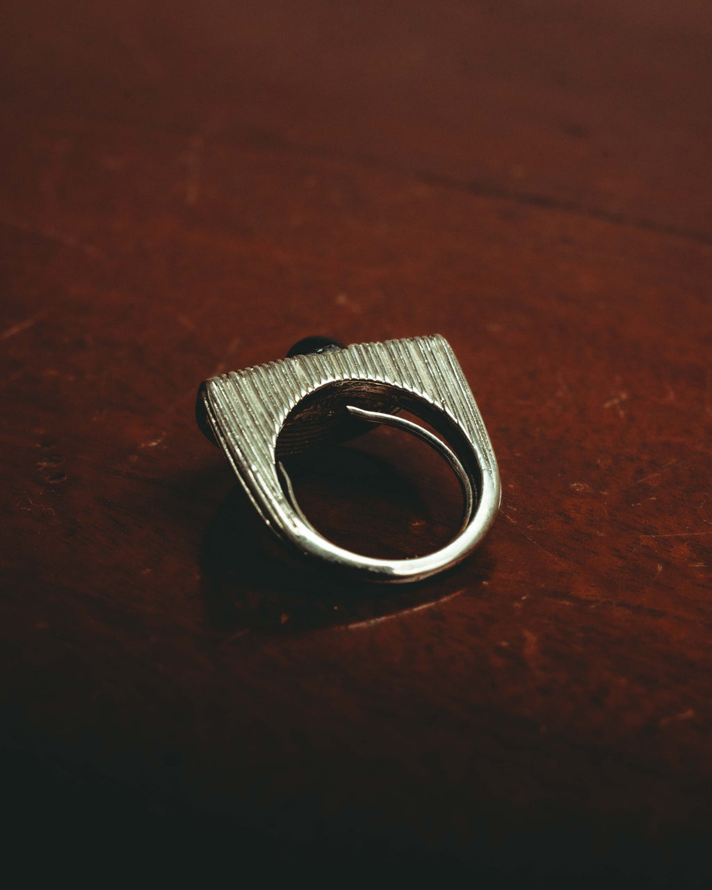 “BALENCIAGA” 80’s-90’s Sculptural ribbed black cabochon statement ring
