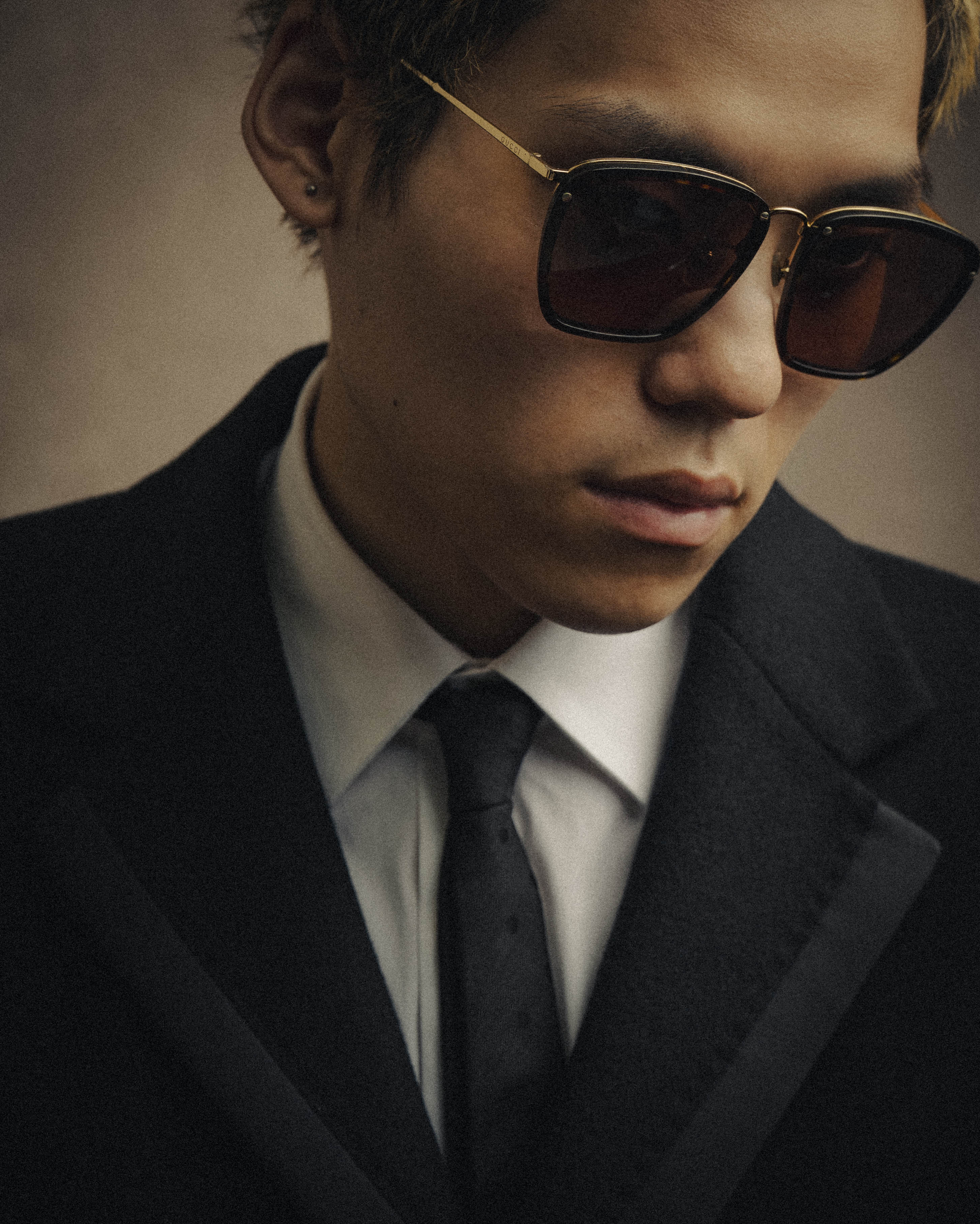 -SPECIAL- “GUCCI” 2010’s Oversized titanium and acetate sunglasses