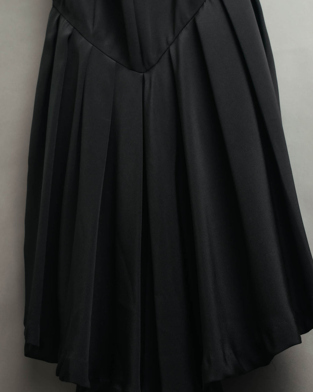 -SPECIAL- “Christian Dior” 80’s silk pleated long skirt