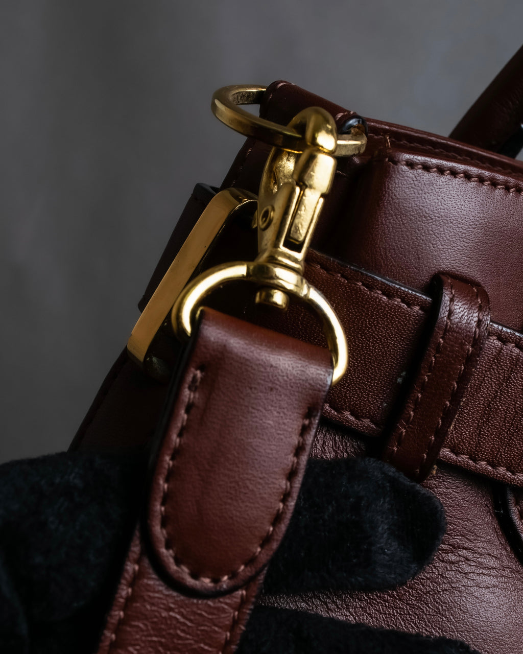 "Valentino Garavani" Reddish brown trapezoid silhouette 2way leather bag