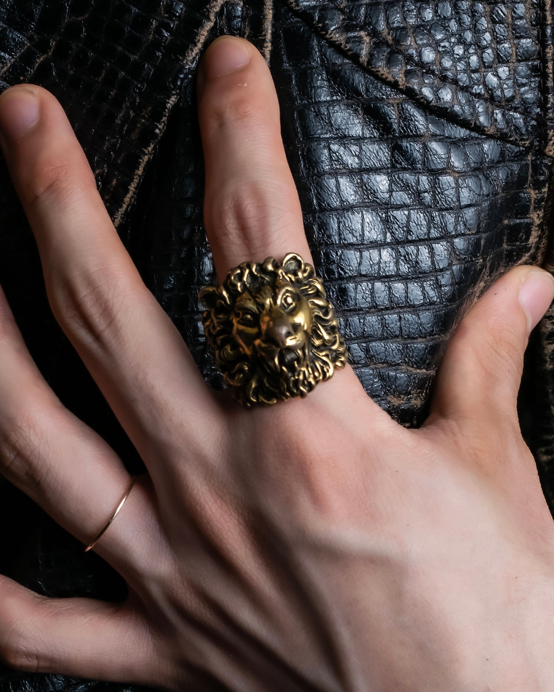 "GUCCI" realistic detailed lion head ring