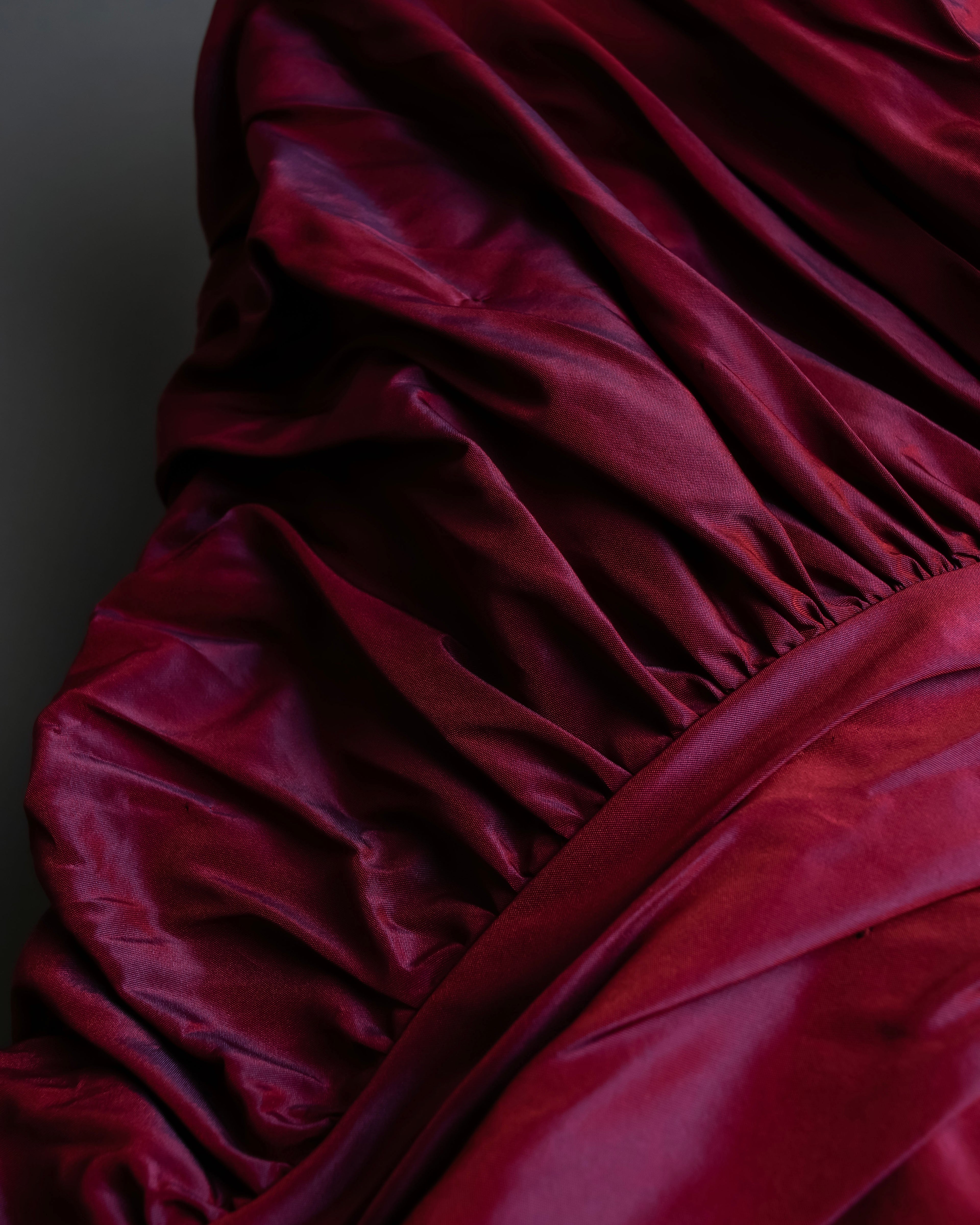 "TADASHI SHOJI" Beautiful color design dress