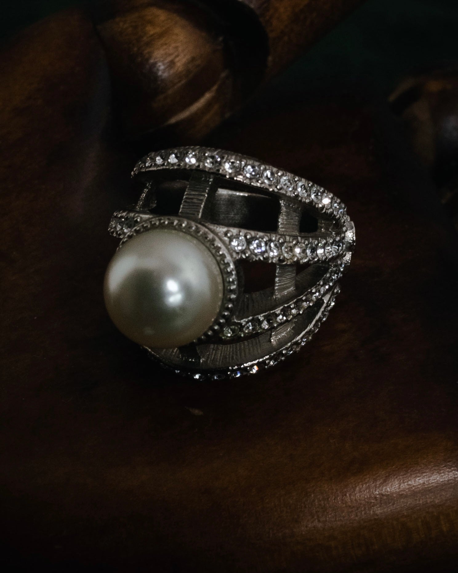 –SPECIAL– "CHANEL" 2016AW Pearl cage pavé statement ring